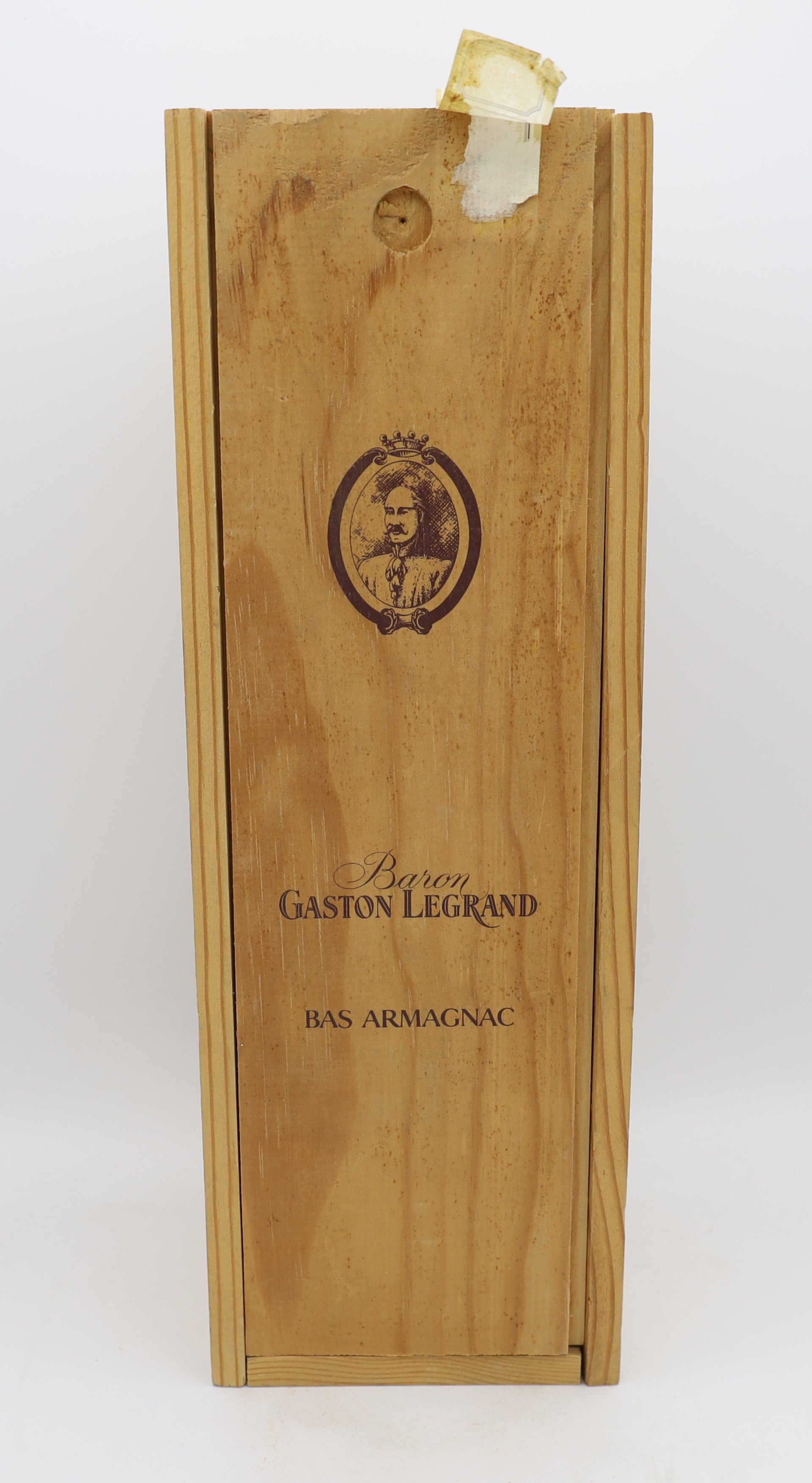 Baron G. Legrand Bas-Armagnac Vintage 1920, Reserved Treasures Club edition, presented in a collector’s box – exceptionally rare vintage brandy with rich, complex flavors.