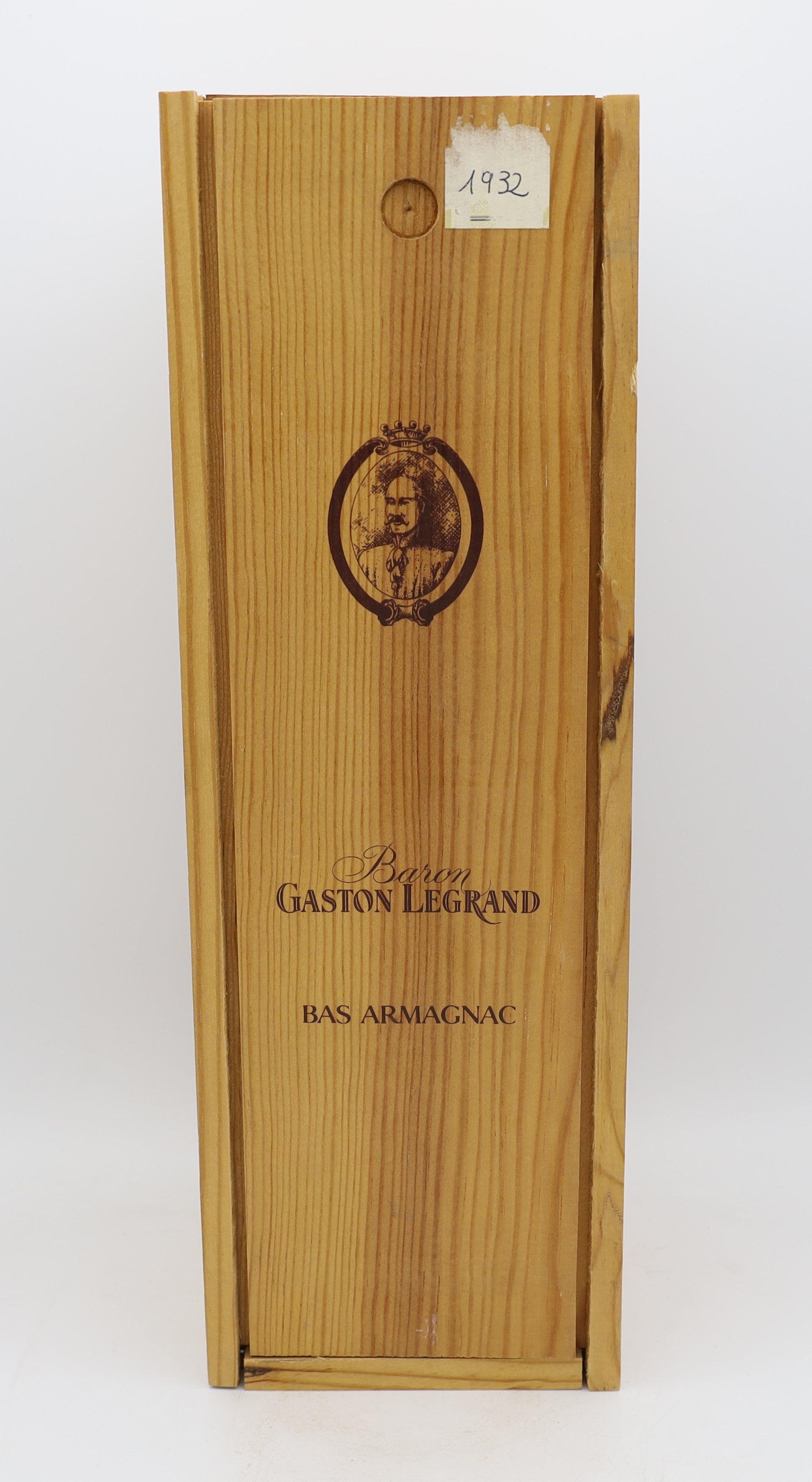 Baron G. Legrand Bas-Armagnac Vintage 1932, Reserved Treasures Club edition, presented in a collector’s box – exceptionally rare vintage brandy with rich, complex flavors.
