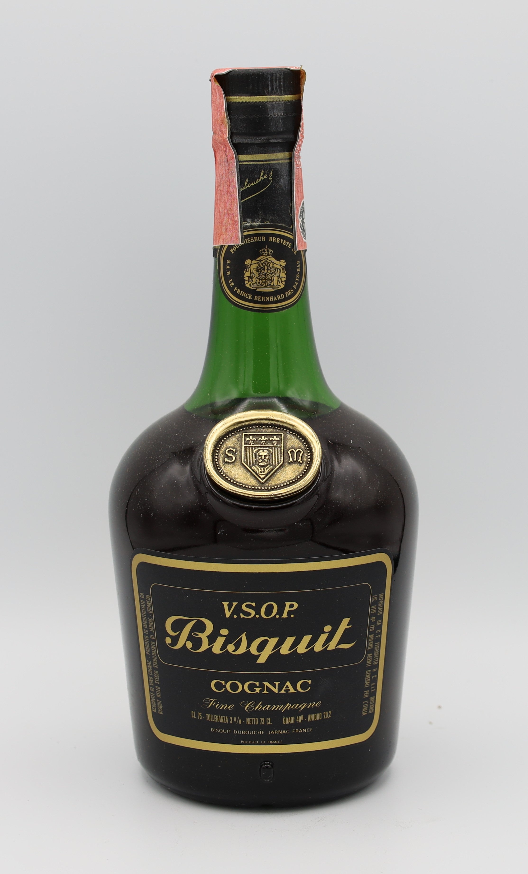 Bisquit Dubouché VSOP Cognac Acquavite di Vino – elegant French brandy with rich amber hue, smooth vanilla and oak notes, matured to perfection for refined taste.
