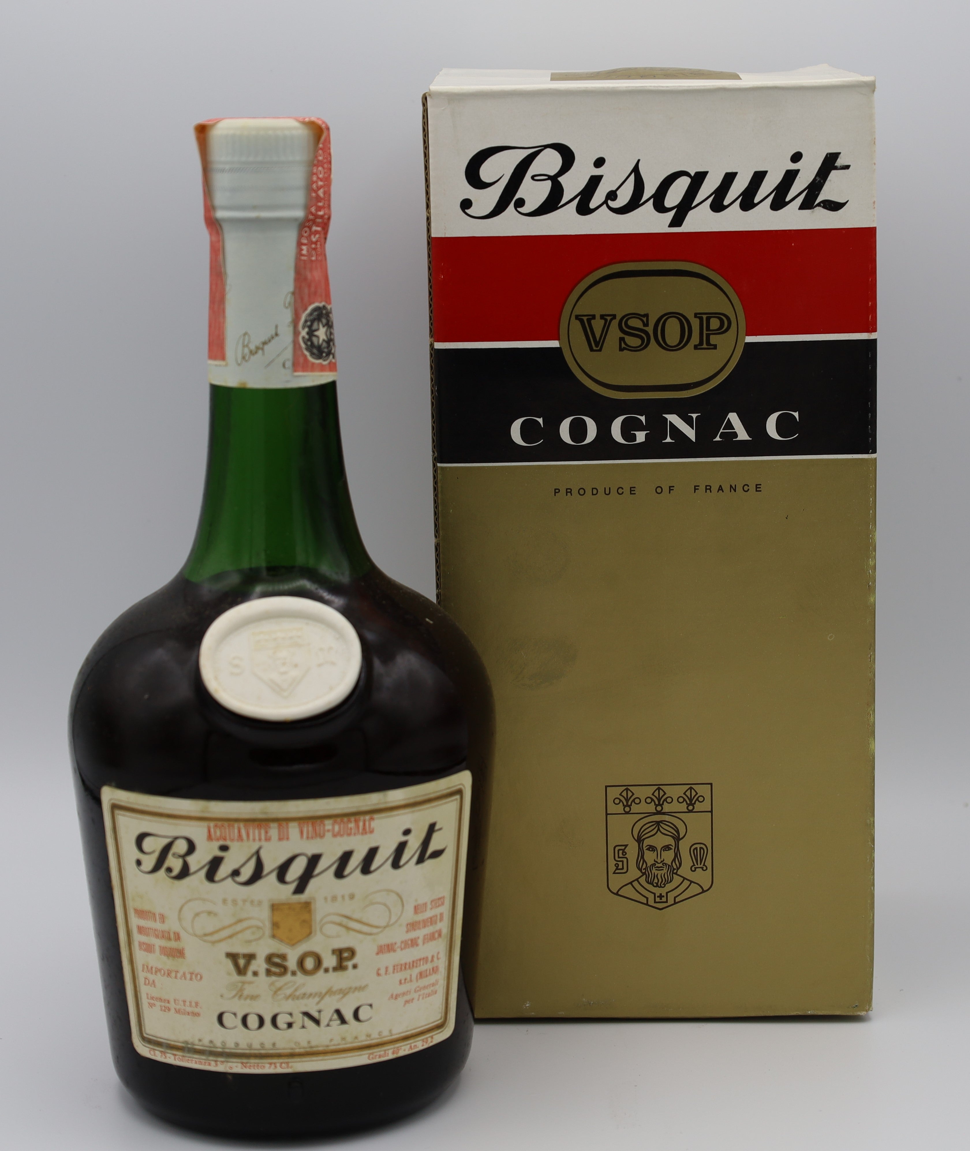 Bisquit Dubouché VSOP Cognac Acquavite di Vino – elegant French brandy with rich amber hue, smooth vanilla and oak notes, matured to perfection for refined taste.