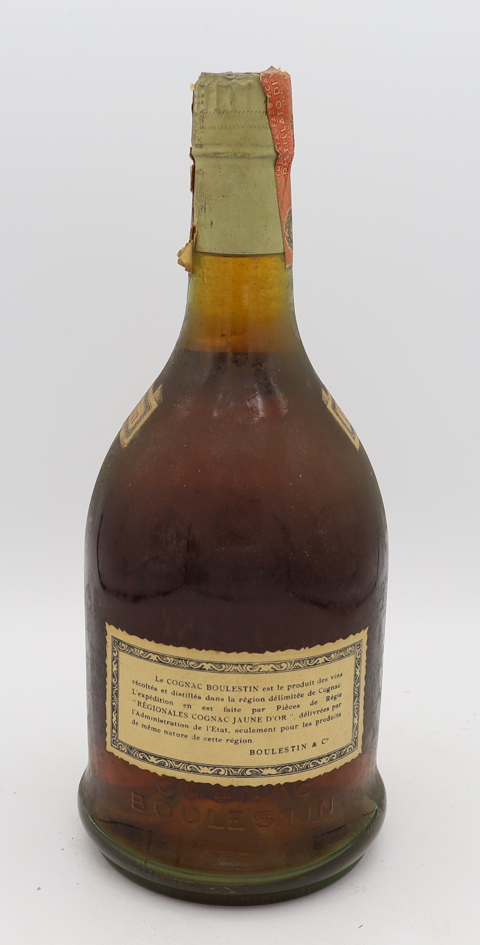 Boulestin Blason Cognac – classic French cognac presented with a red cap, featuring a golden label and deep amber spirit, offering rich aromas of oak, vanilla and dried fruit.