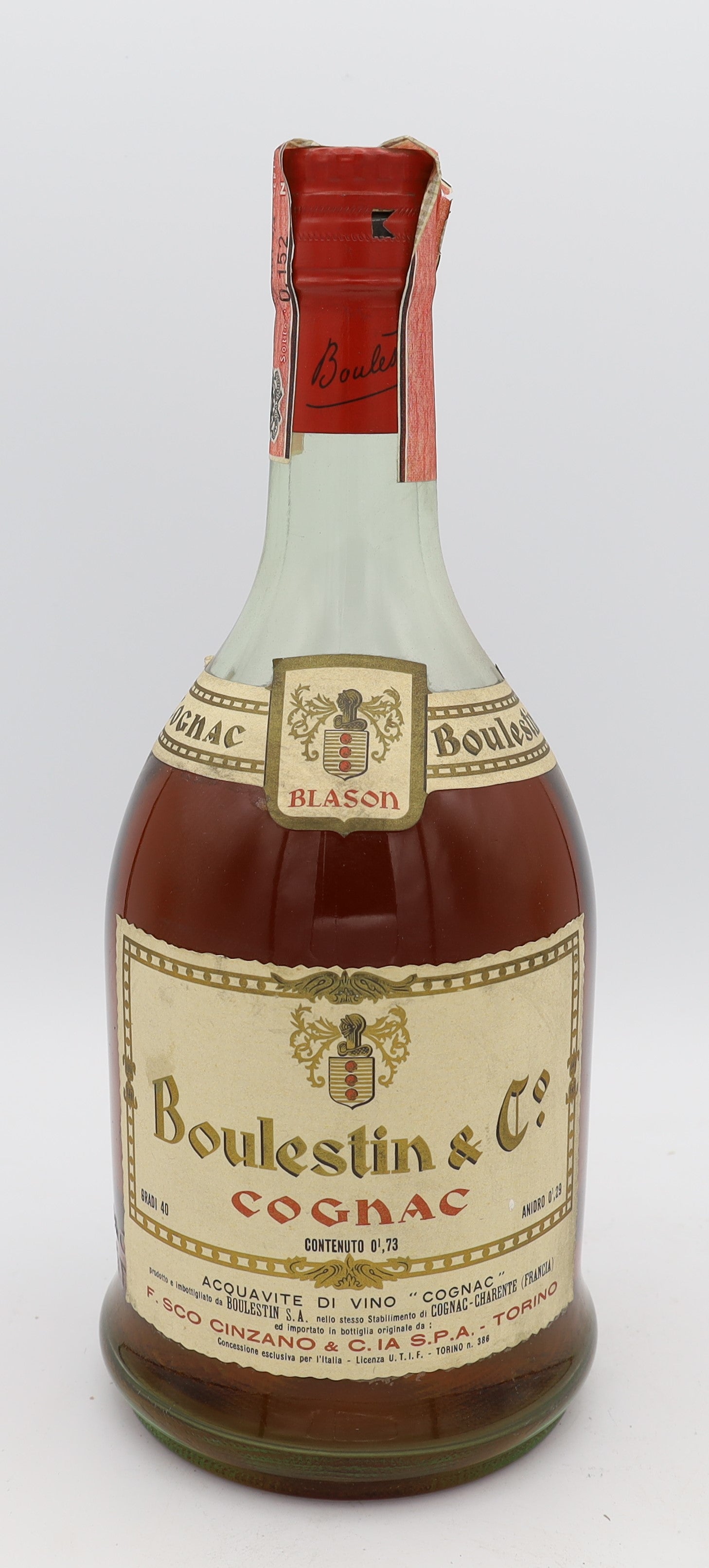 Boulestin Blason Cognac – classic French cognac presented with a red cap, featuring a golden label and deep amber spirit, offering rich aromas of oak, vanilla and dried fruit.