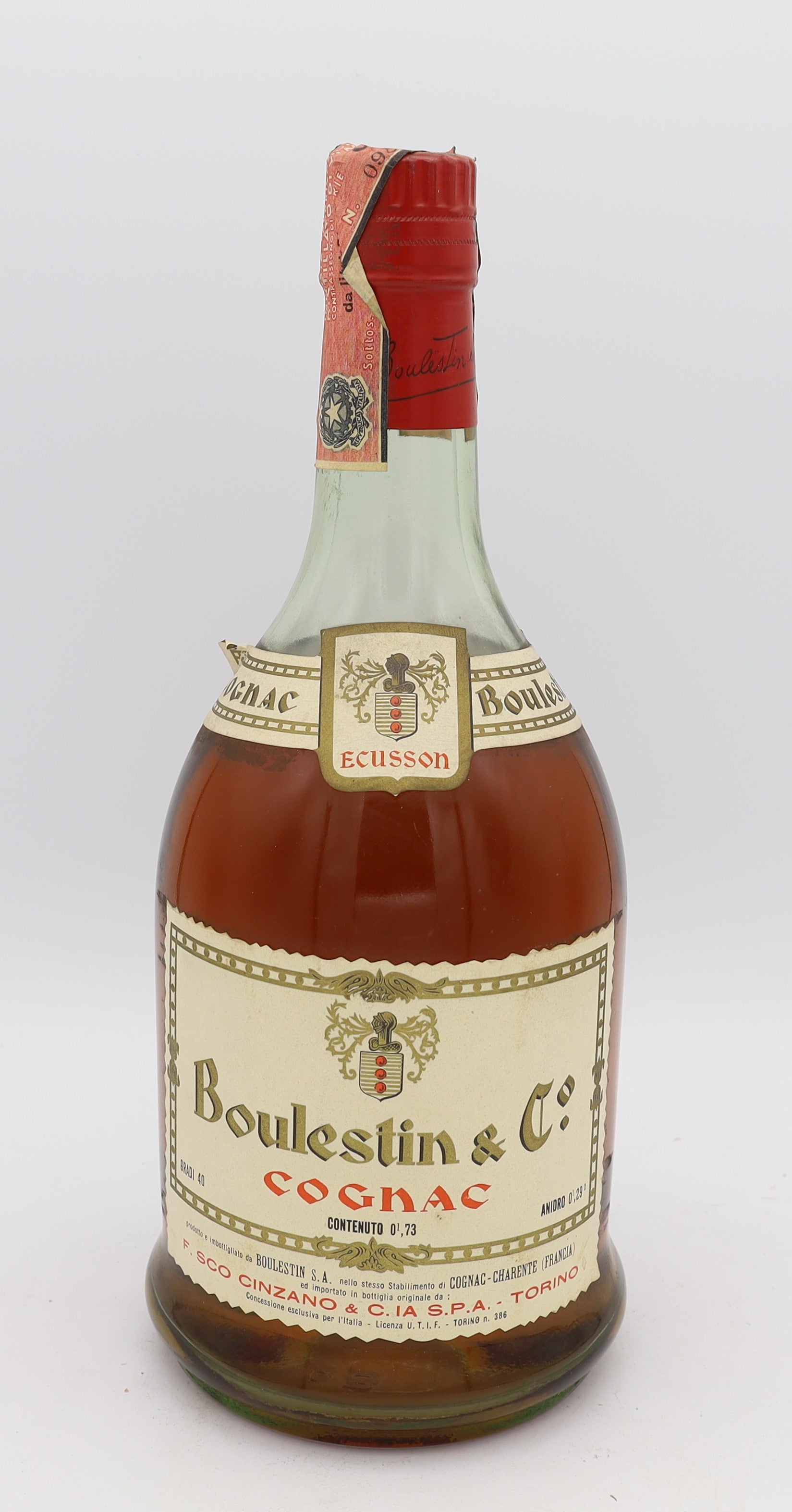 Boulestin Blason Cognac – classic French cognac presented with a red cap, featuring a golden label and deep amber spirit, offering rich aromas of oak, vanilla and dried fruit.