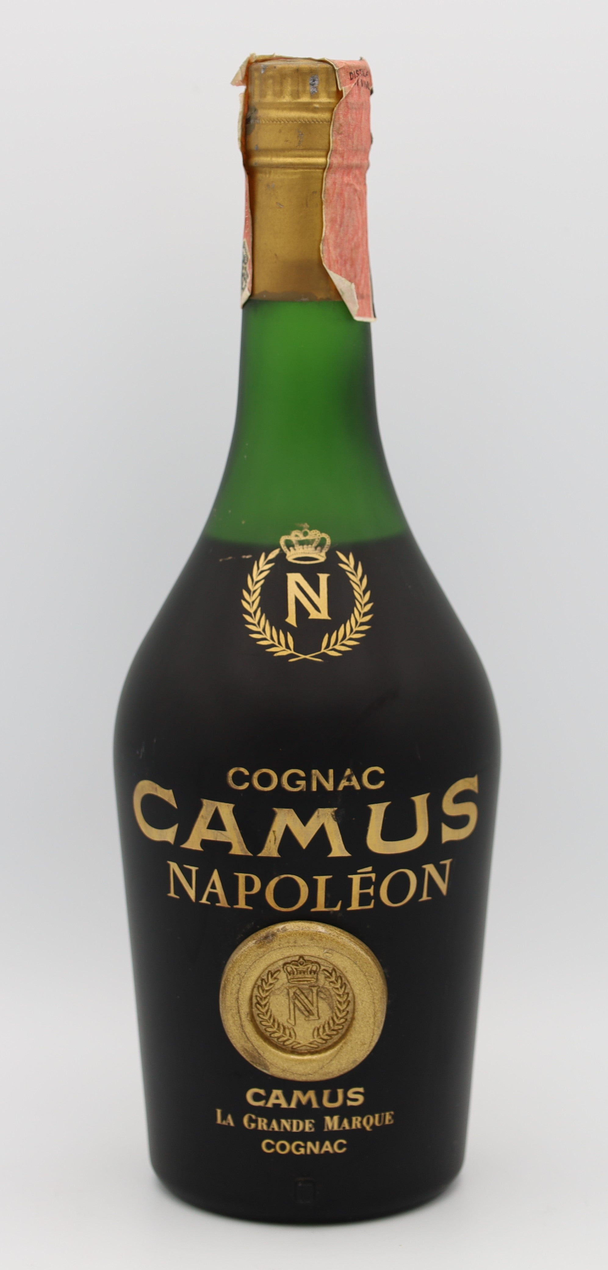 Camus Napoleon La Grande Marque Cognac – elegant French cognac with deep amber hue, complex aromas of oak and spice, offering a smooth, refined finish.