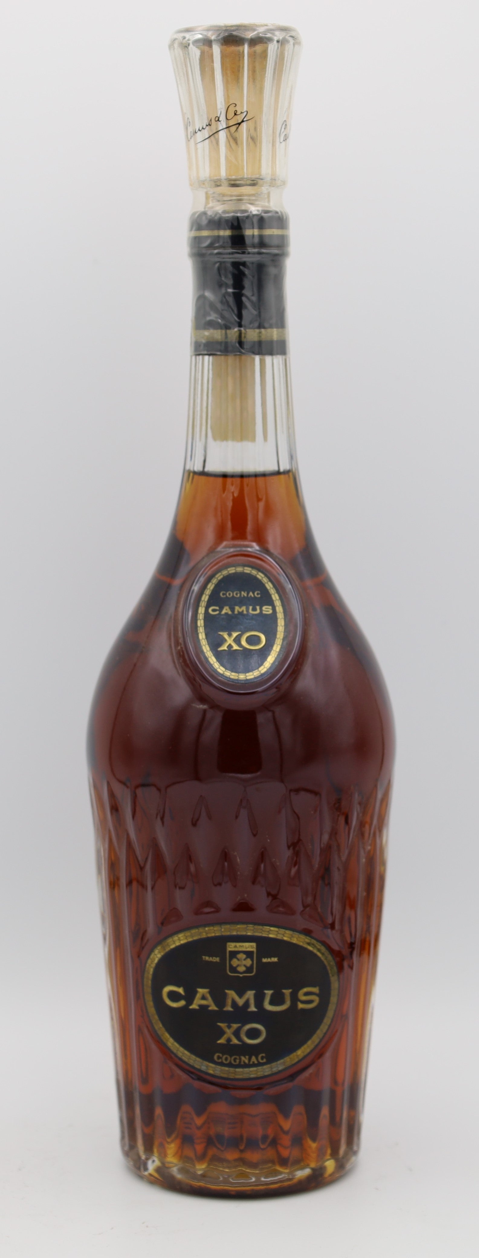 Camus D’Cey XO Cognac – premium French brandy with rich amber color, smooth and complex flavors, ideal for collectors and connoisseurs.