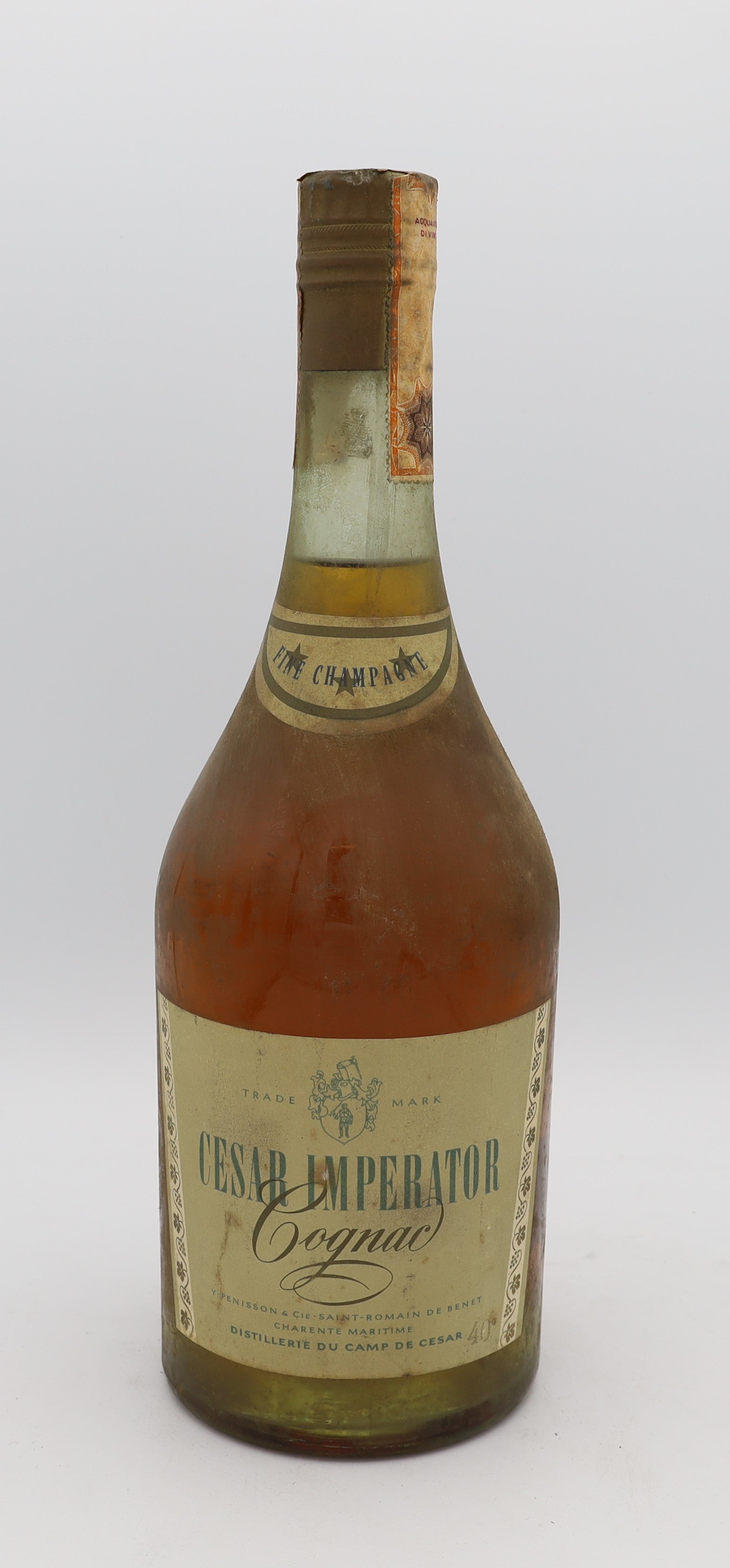 Cesar Imperator Fine Champagne Cognac in old bottle – premium French brandy crafted from Fine Champagne eaux-de-vie, showcasing rich amber color, smooth flavor, and classic vintage design.
