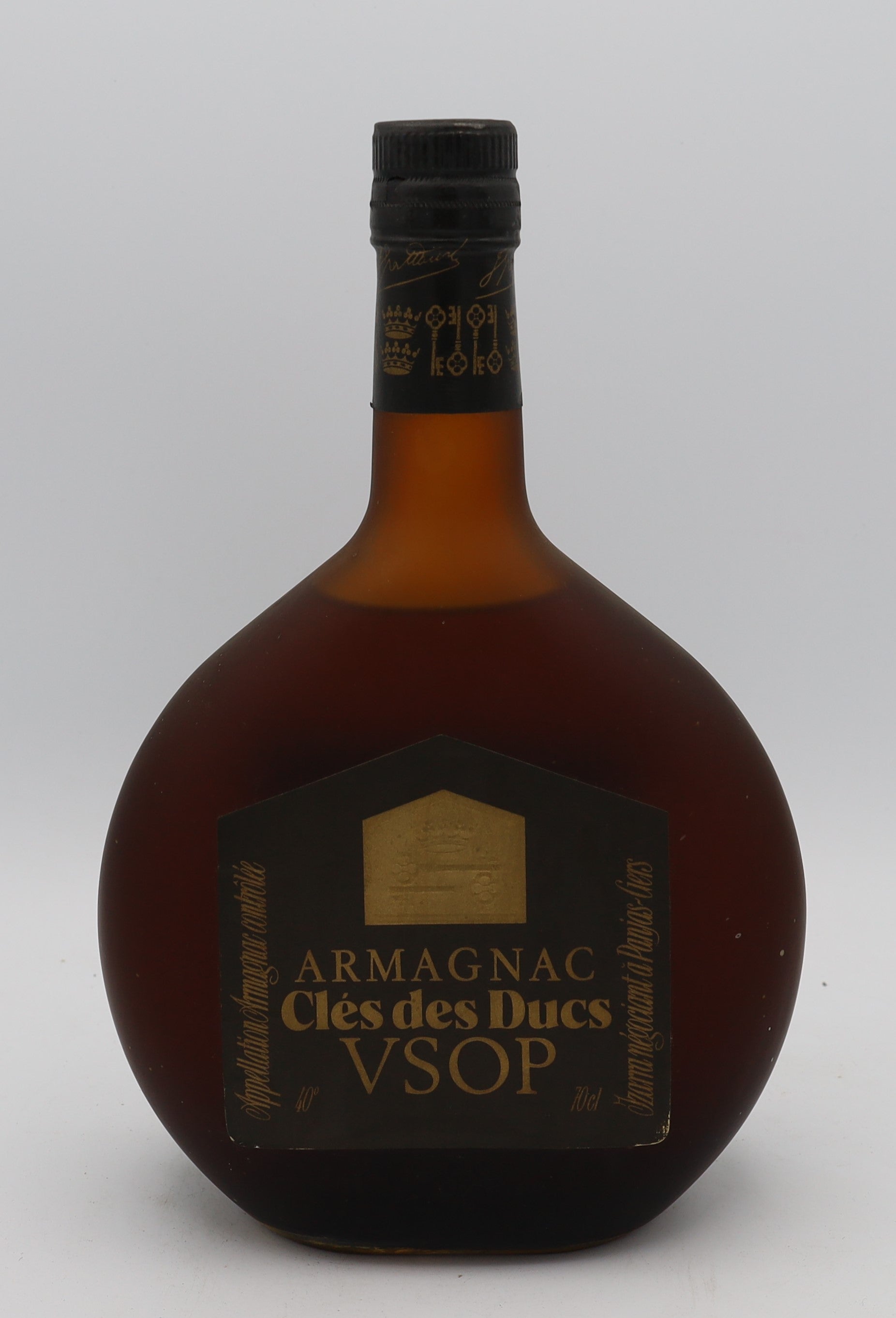 Clés des Ducs VSOP Armagnac in brown bottle – premium aged brandy with rich, smooth flavors, presented in a distinctive bottle for collectors.