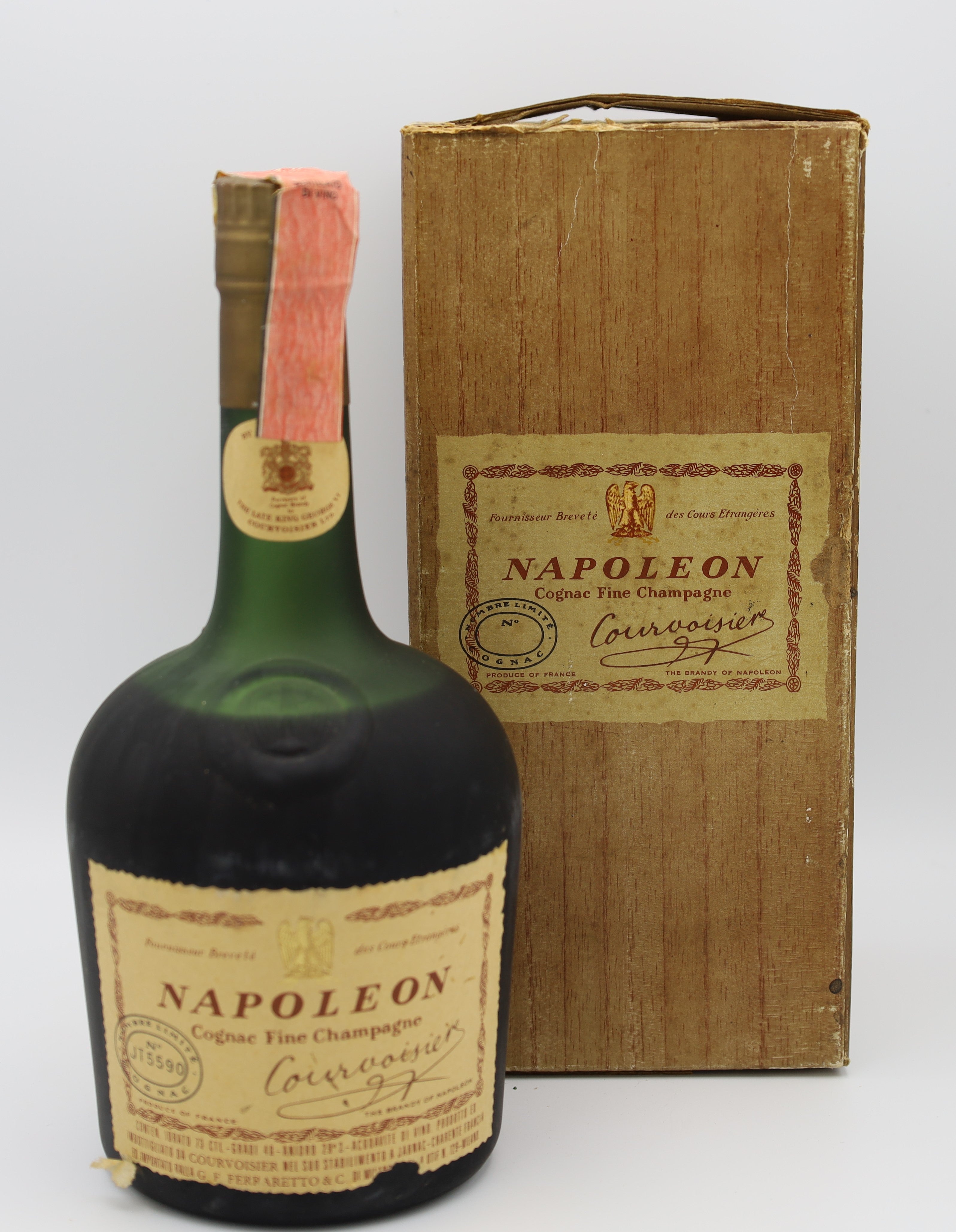 Courvoisier Napoleon Cognac – vintage 1970s, fine French brandy with rich amber color, smooth and elegant flavors, perfect for collectors and connoisseurs.