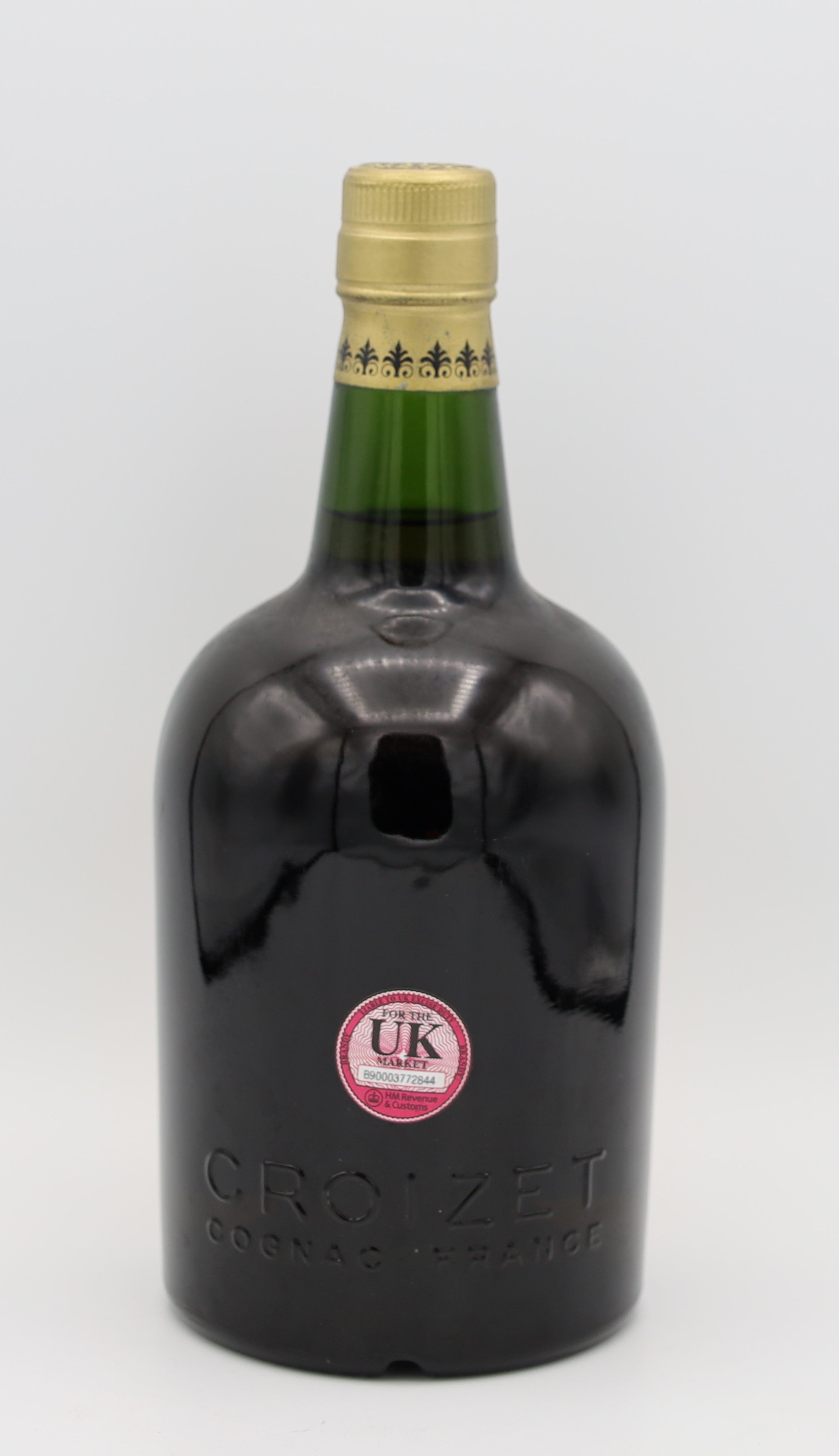 Croizet Fine Cognac 3 Stars – premium French brandy with rich amber color, smooth and balanced flavors, featuring gold label and cap, ideal for collectors and connoisseurs.