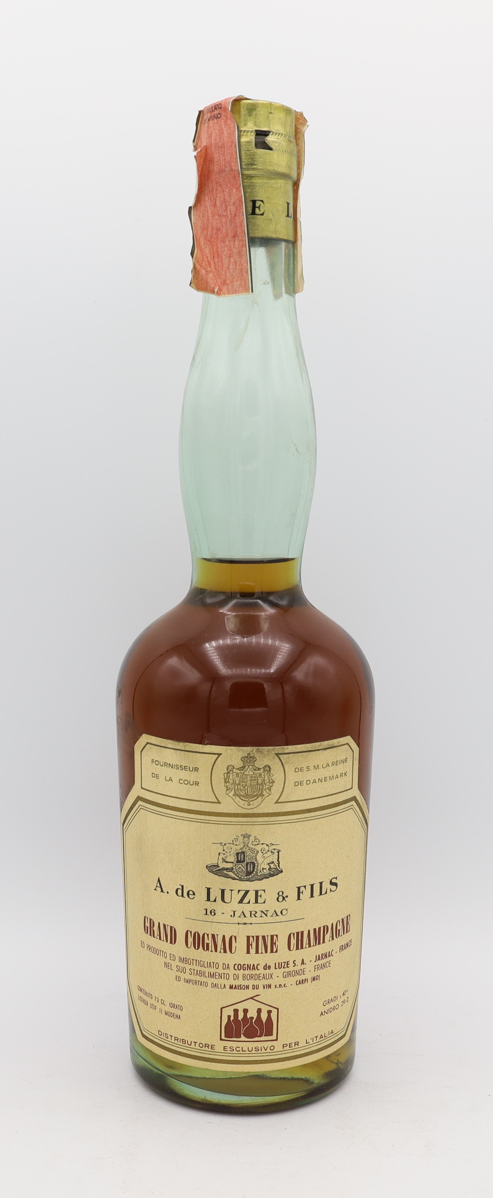 De Luze & Fils Grand Cognac Vintage 1960s – premium French brandy with rich amber color, smooth and complex flavors, aged to perfection, ideal for collectors and connoisseurs.