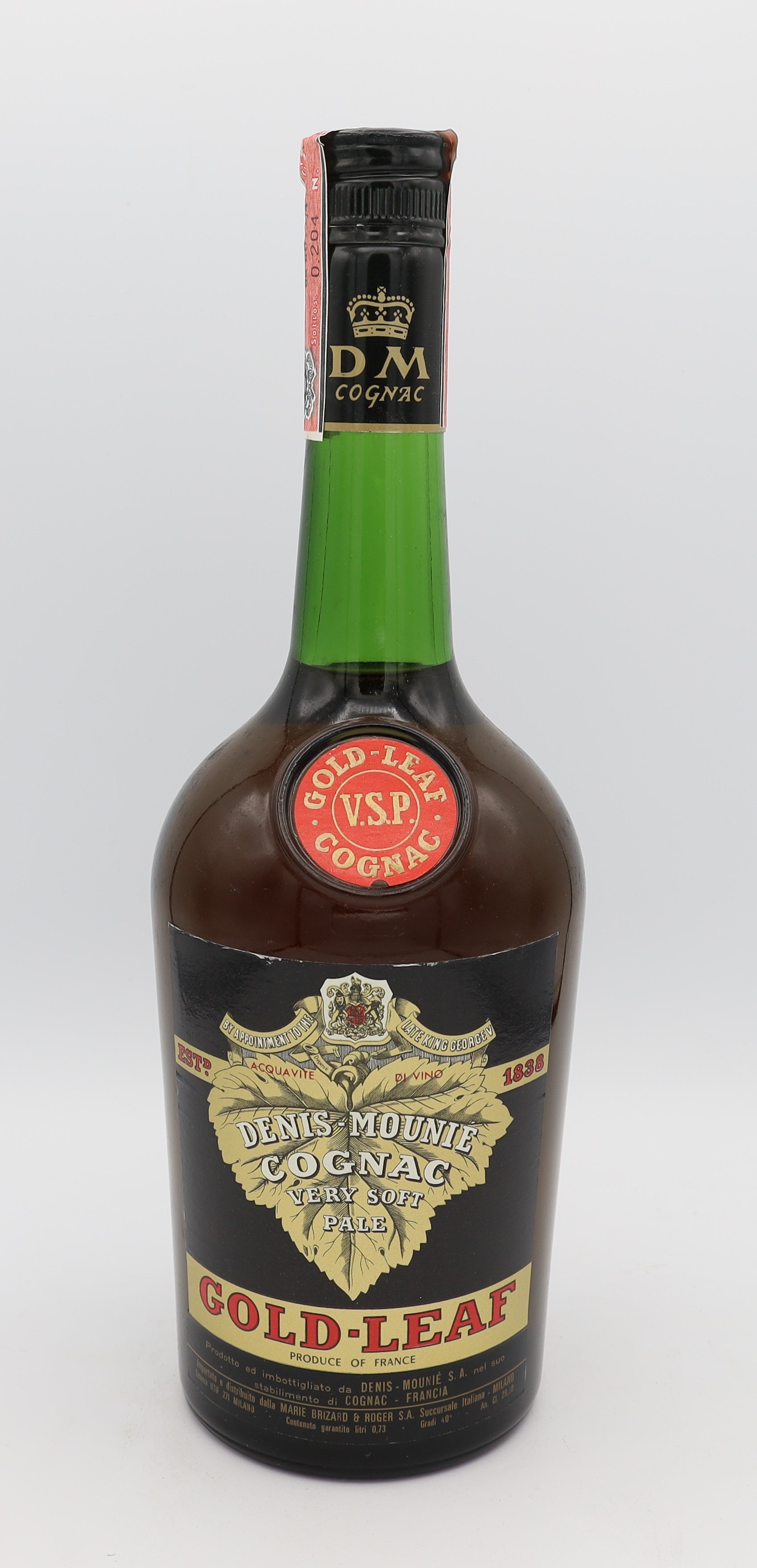 Denis Mounié Gold Leaf VSOP Cognac – premium French brandy with rich amber color, smooth and elegant flavors, presented with gold leaf, ideal for collectors and connoisseurs.