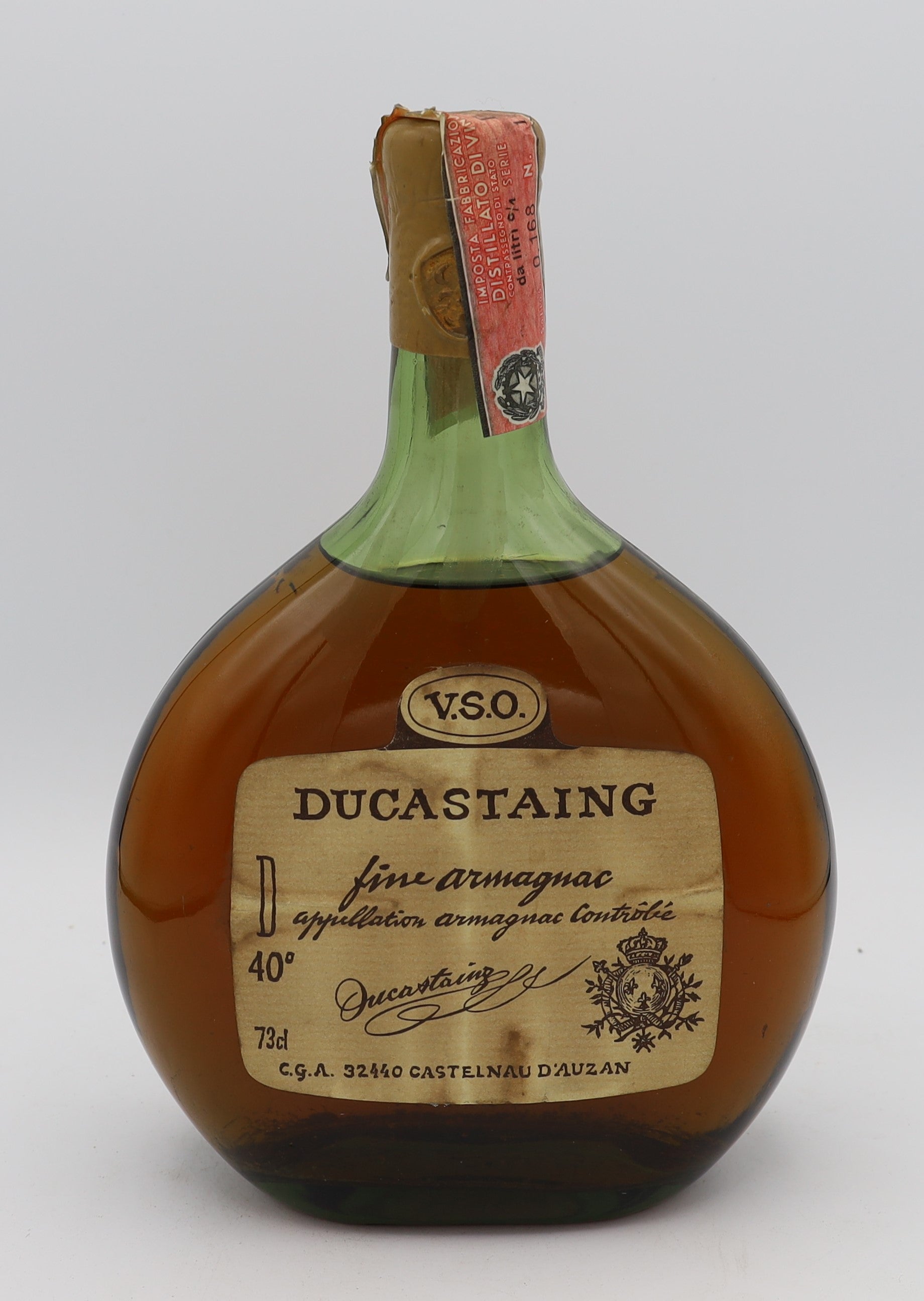 Ducastaing VSOP Fine Armagnac with gold cap – premium aged brandy with rich, smooth flavors, ideal for collectors and connoisseurs.