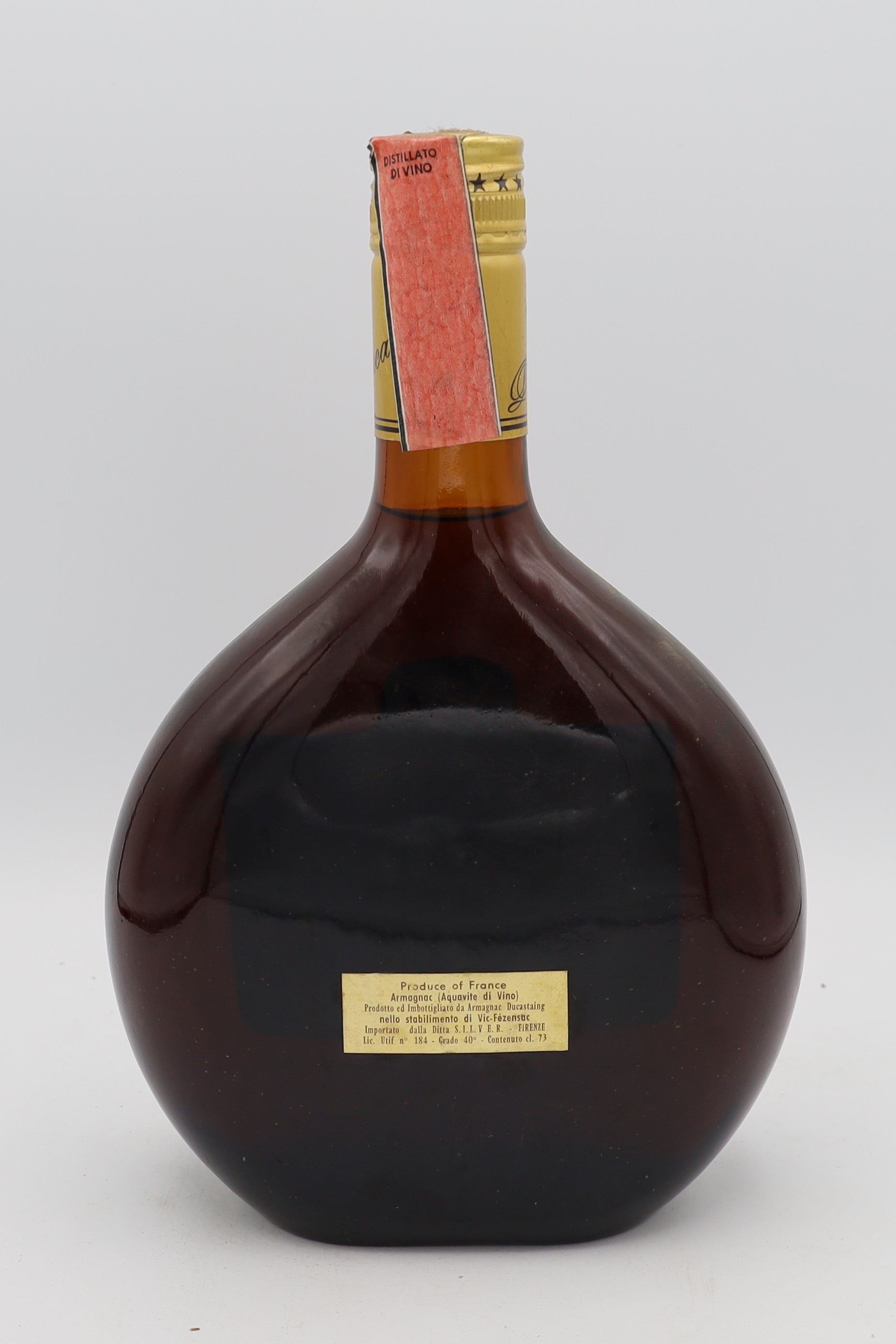 Ducastaing VSOP Fine Armagnac with red label – premium aged brandy with rich, smooth flavors, ideal for collectors and connoisseurs.