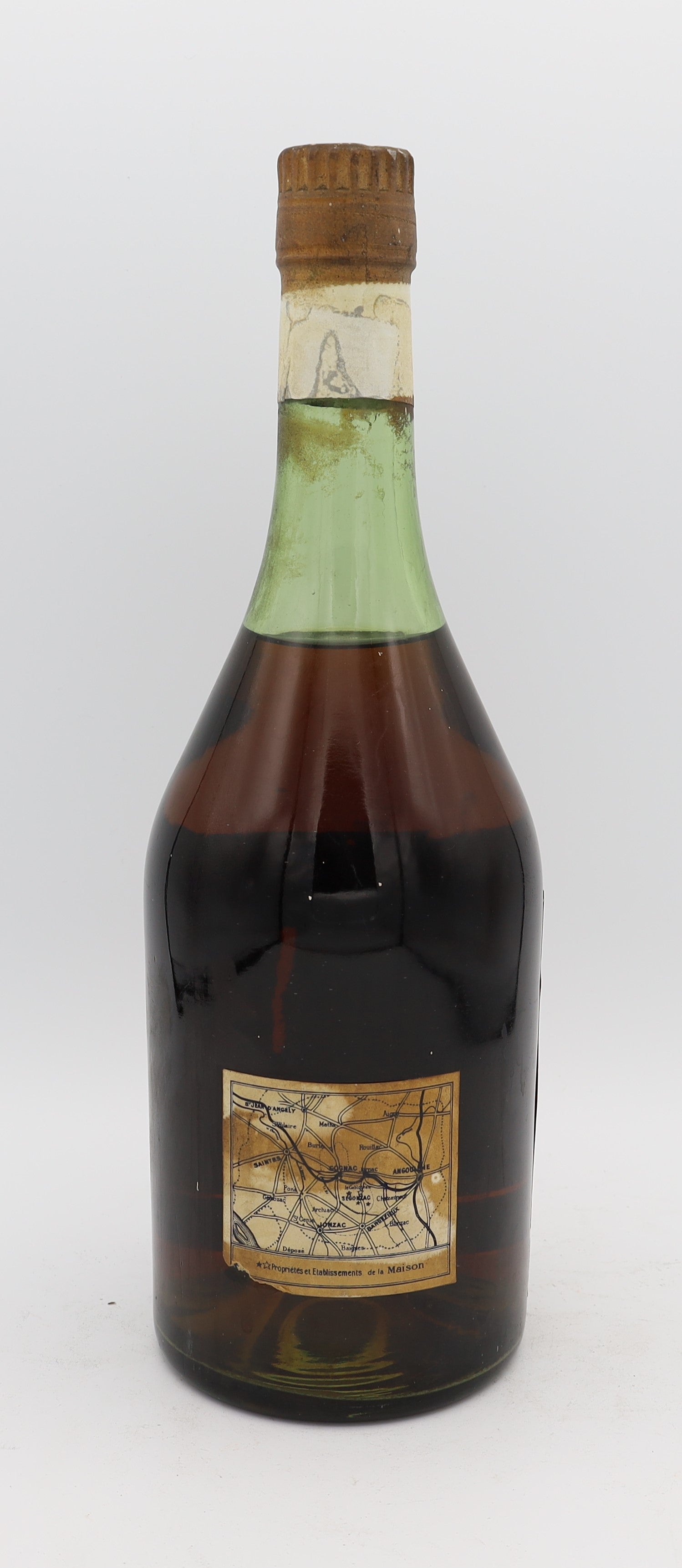 Frapin Fine Champagne Cognac with white label – elegant French cognac made from Grande and Petite Champagne crus, offering refined aromas and smooth, balanced flavor.