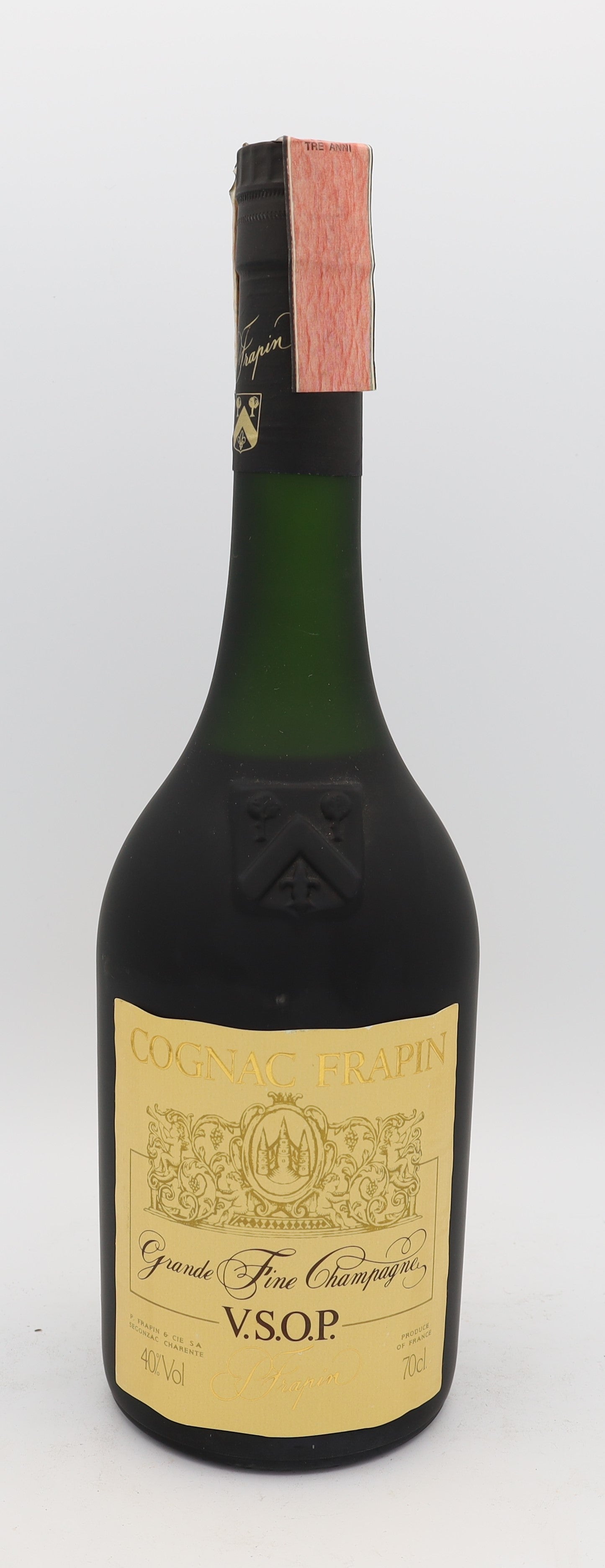 Frapin VSOP Grande Fine Champagne Cognac – premium French cognac from a single estate, rich amber color with balanced notes of vanilla, oak and dried fruit.