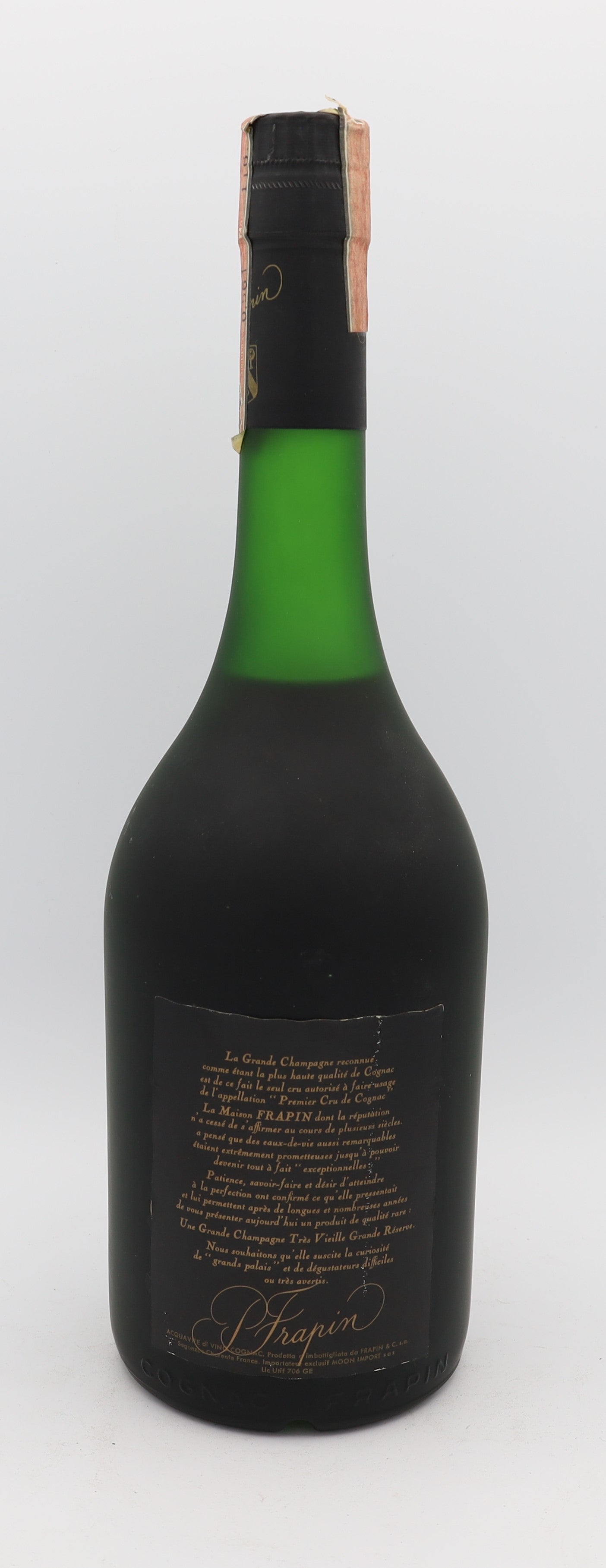 Frapin Très Vieille Grande Réserve Cognac No. 008 – premium French brandy with rich amber color, smooth and complex flavors, presented in a collector’s box, ideal for connoisseurs.