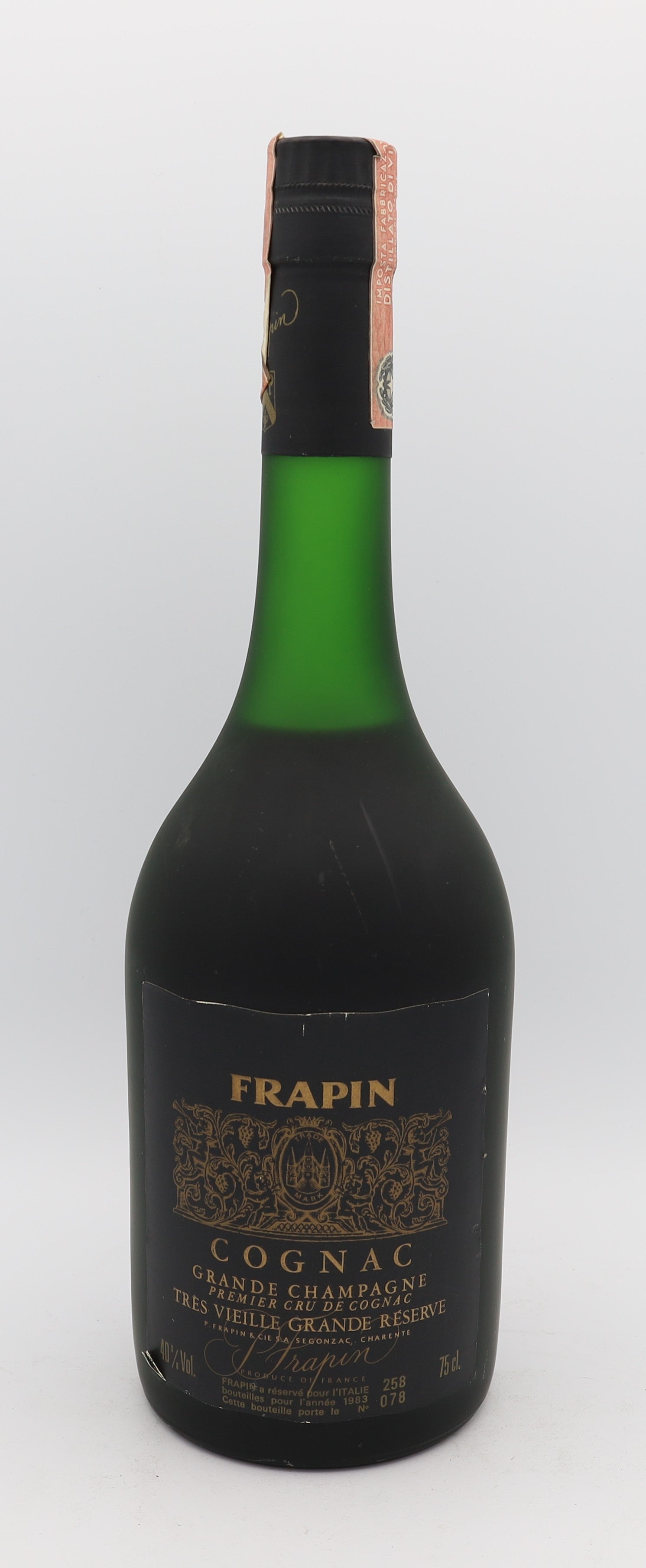 Frapin Très Vieille Grande Réserve Cognac No. 078 – premium French brandy with rich amber color, smooth and complex flavors, presented in a collector’s box, ideal for connoisseurs.