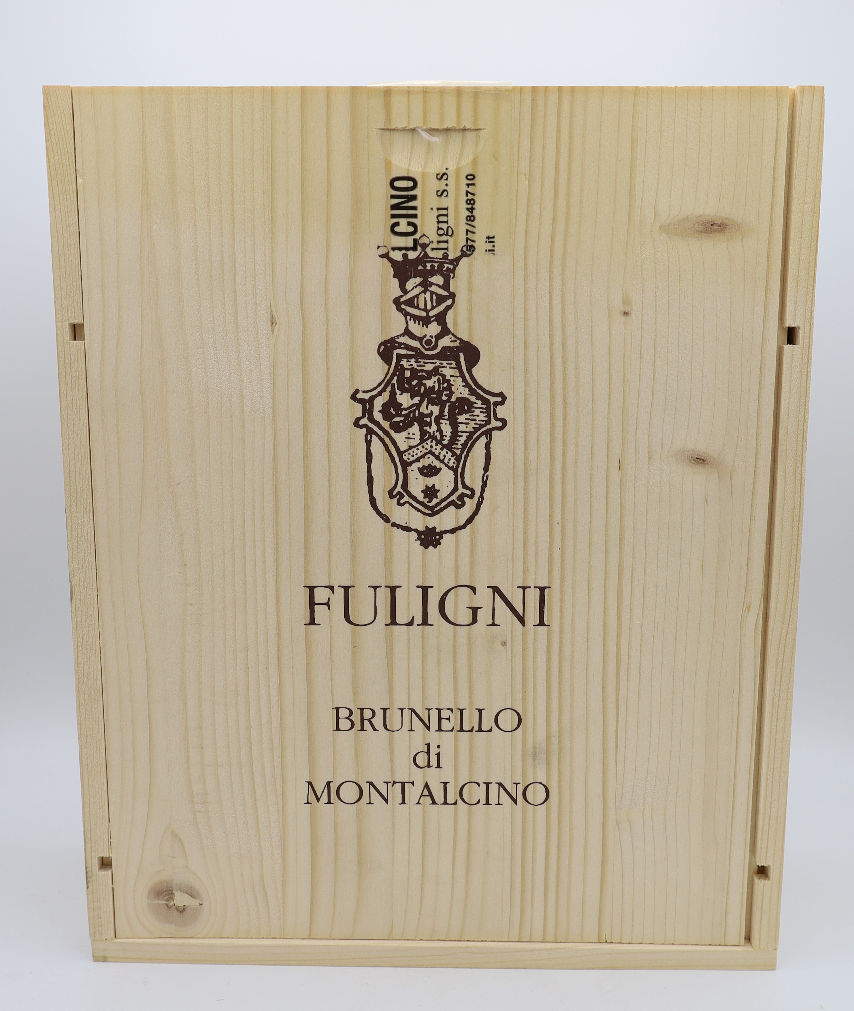 Fuligni Riserva 2010 Brunello di Montalcino DOCG, presented in a wooden case – premium Italian red wine with rich, complex flavors and elegant structure.