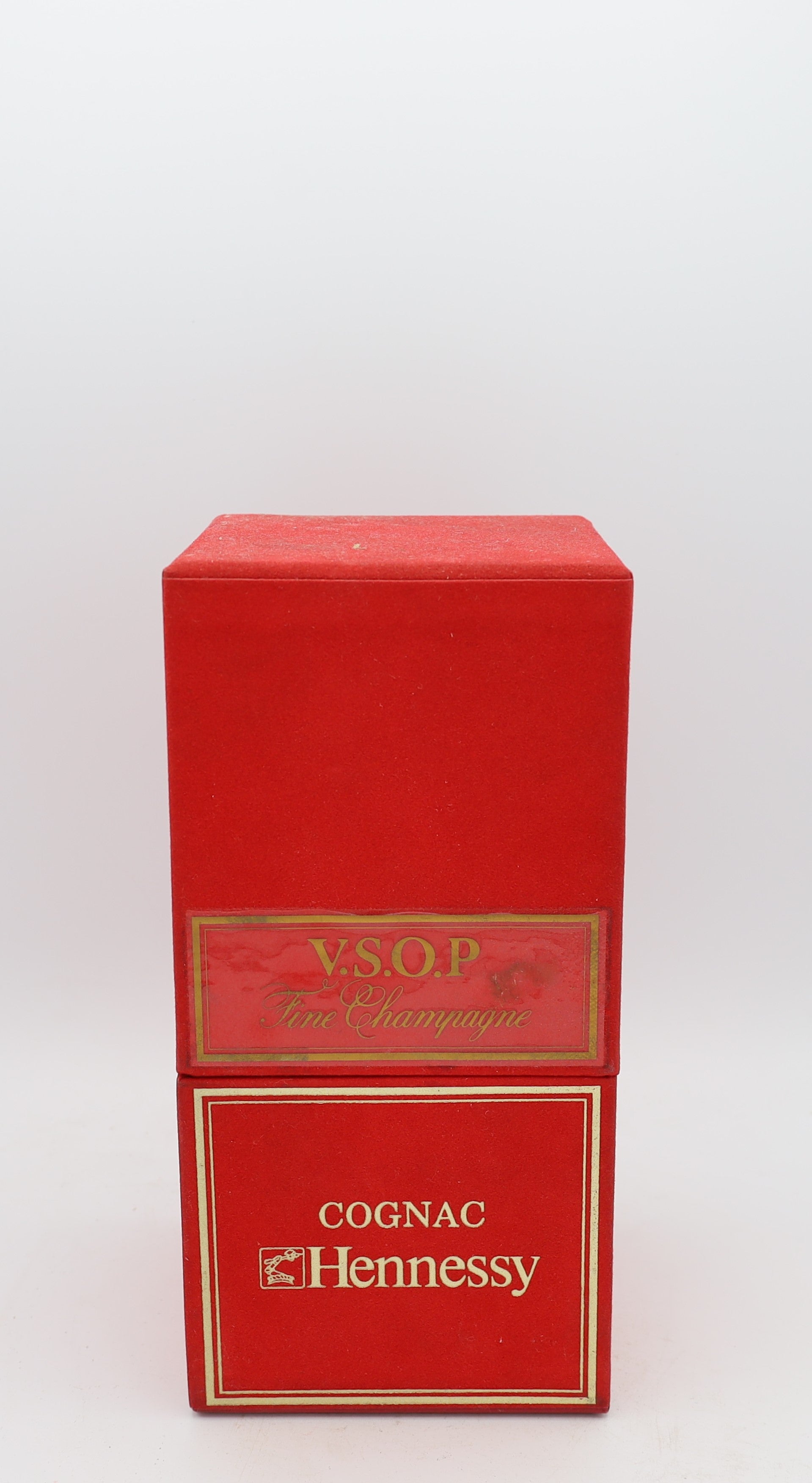 Hennessy VSOP Cognac silver top decanter in luxury gift box – premium French cognac, ideal for collectors and gifting