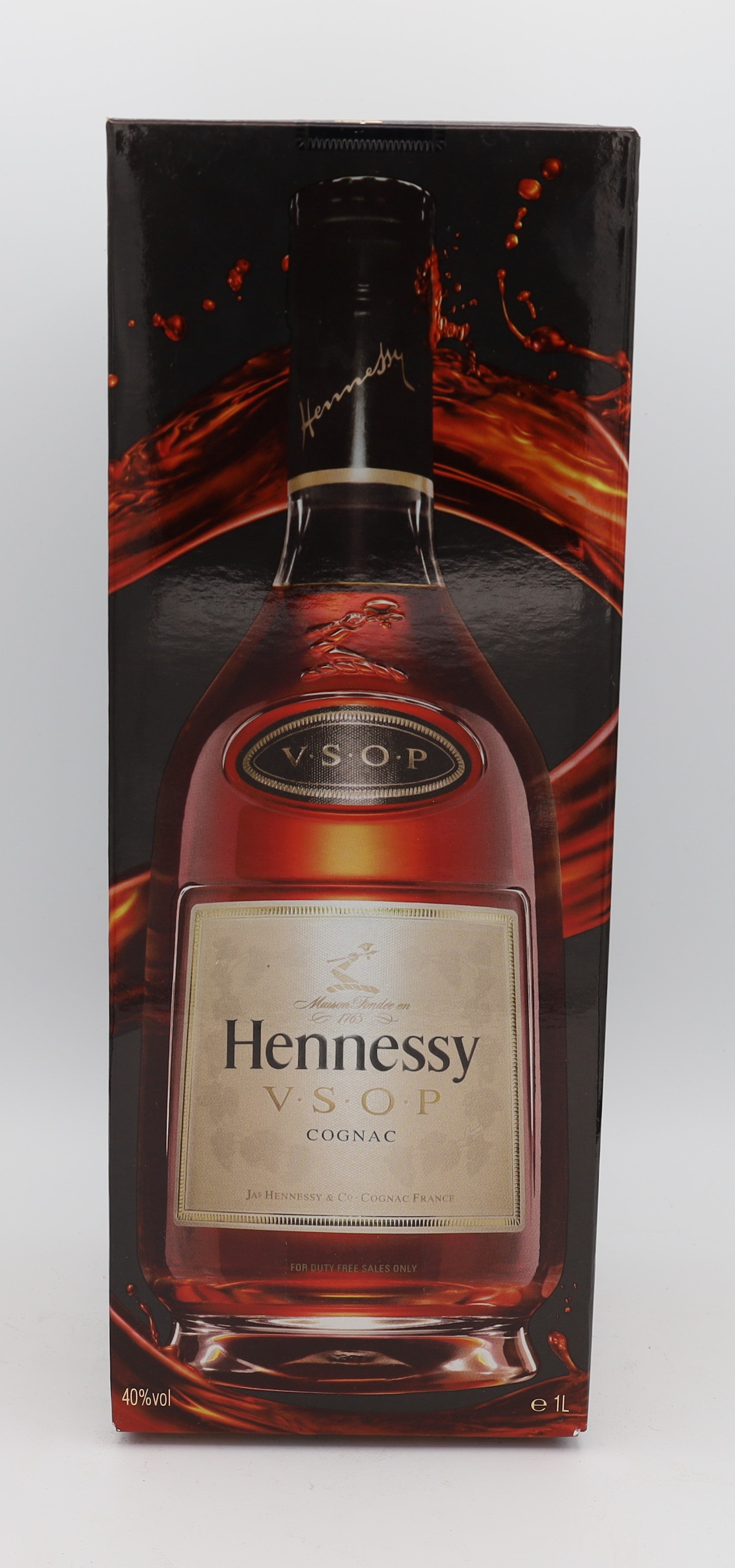 Hennessy VSOP Cognac – 1-liter premium French brandy with rich amber color, smooth and refined flavors, ideal for collectors and connoisseurs.