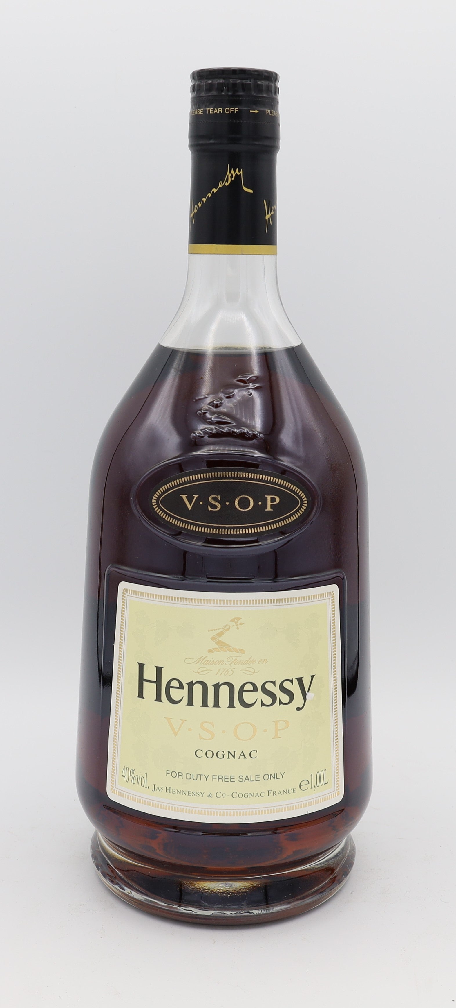 Hennessy VSOP Cognac – 1-liter premium French brandy with rich amber color, smooth and refined flavors, ideal for collectors and connoisseurs.