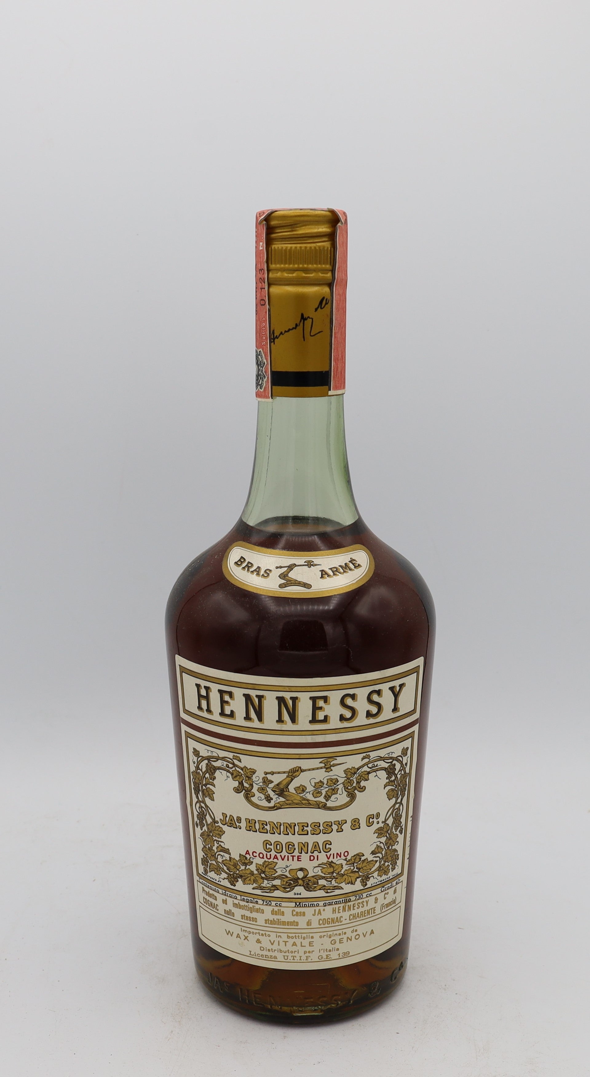 Hennessy Bras Armé Cognac 1965 – rare vintage French cognac, collectible premium bottle for connoisseurs