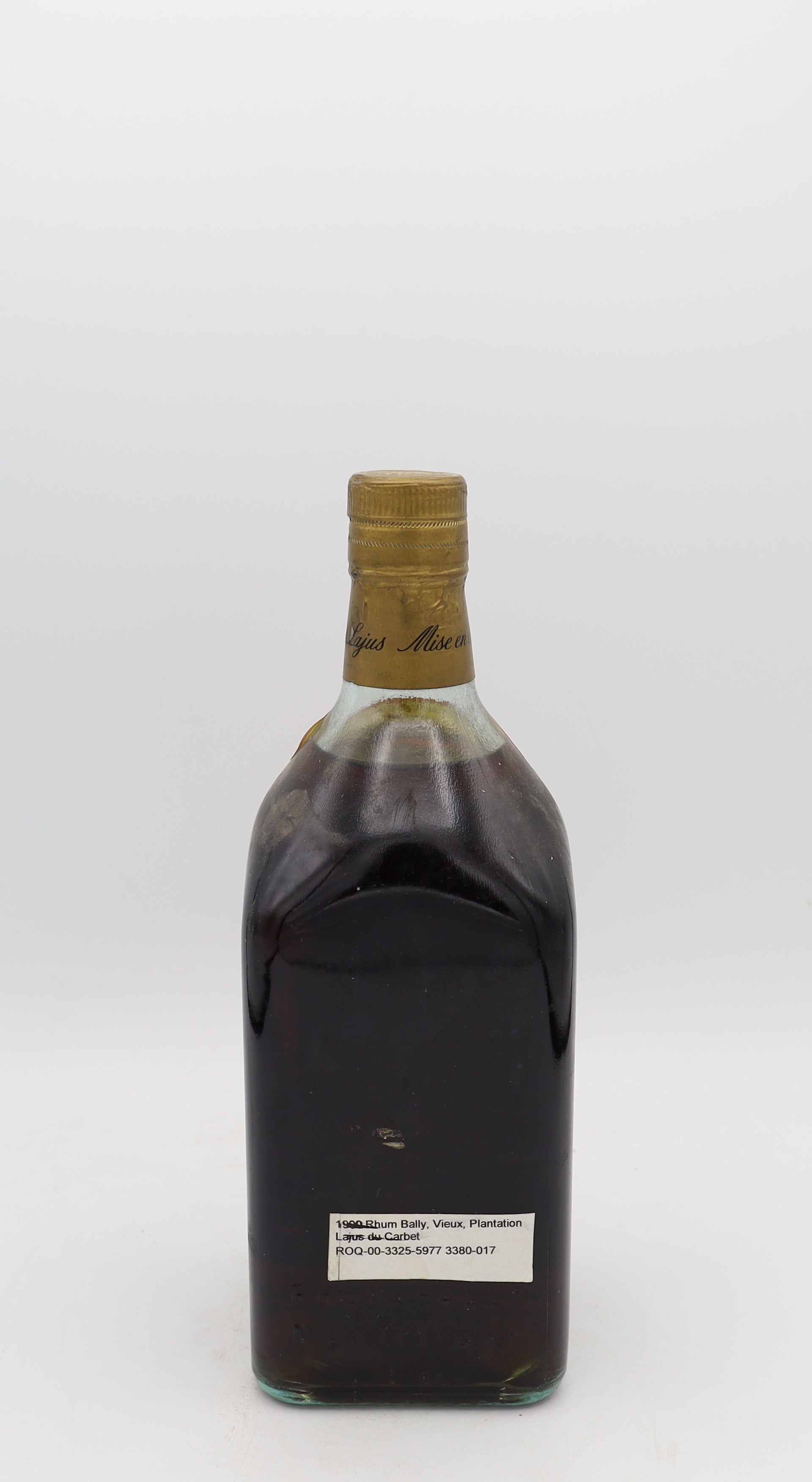 J. Bally 1900 Rhum Vieux Martinique, Reserved Treasures Club edition, presented in a collector’s box – exceptionally rare aged rum with rich, complex flavors.