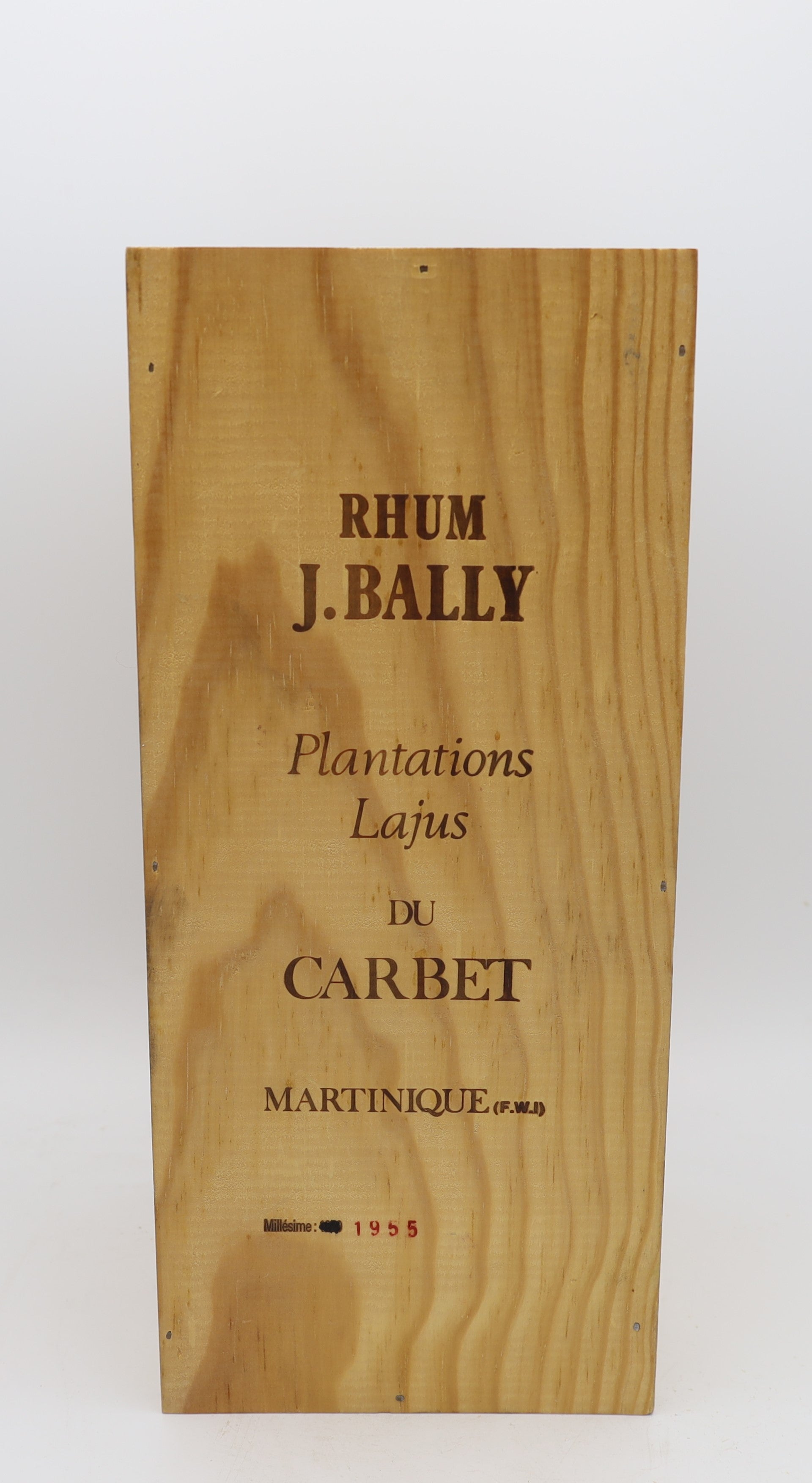J. Bally 1955 Rhum Martinique, Reserved Treasures Club edition, presented in a collector’s box – exceptionally rare aged rum with rich, complex flavors.