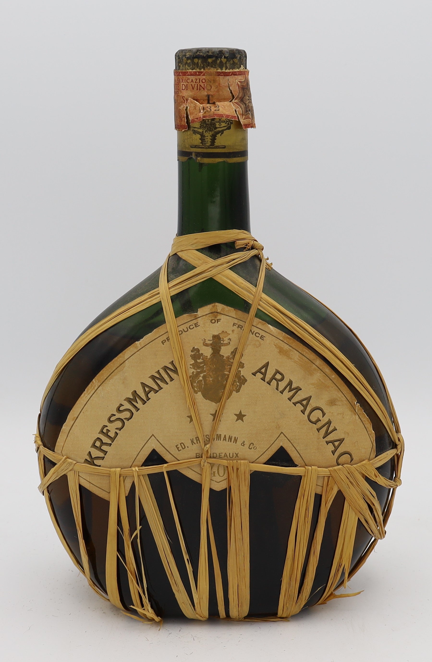 Kressmann Armagnac 3 Star Distillato di Vino – premium aged brandy with smooth, rich flavors, crafted from fine wine distillation.