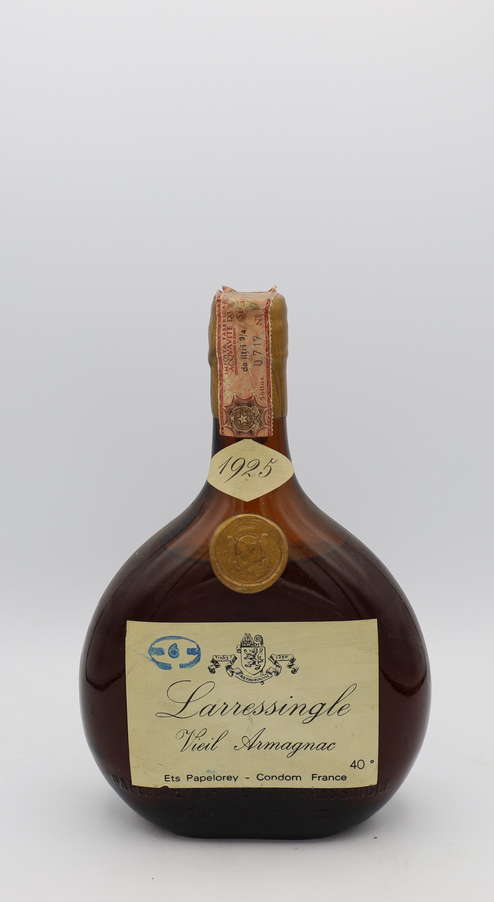 Larressingle Armagnac Vintage 1925, Reserved Treasures Club edition – exceptionally rare vintage brandy with rich, complex flavors, perfect for collectors.