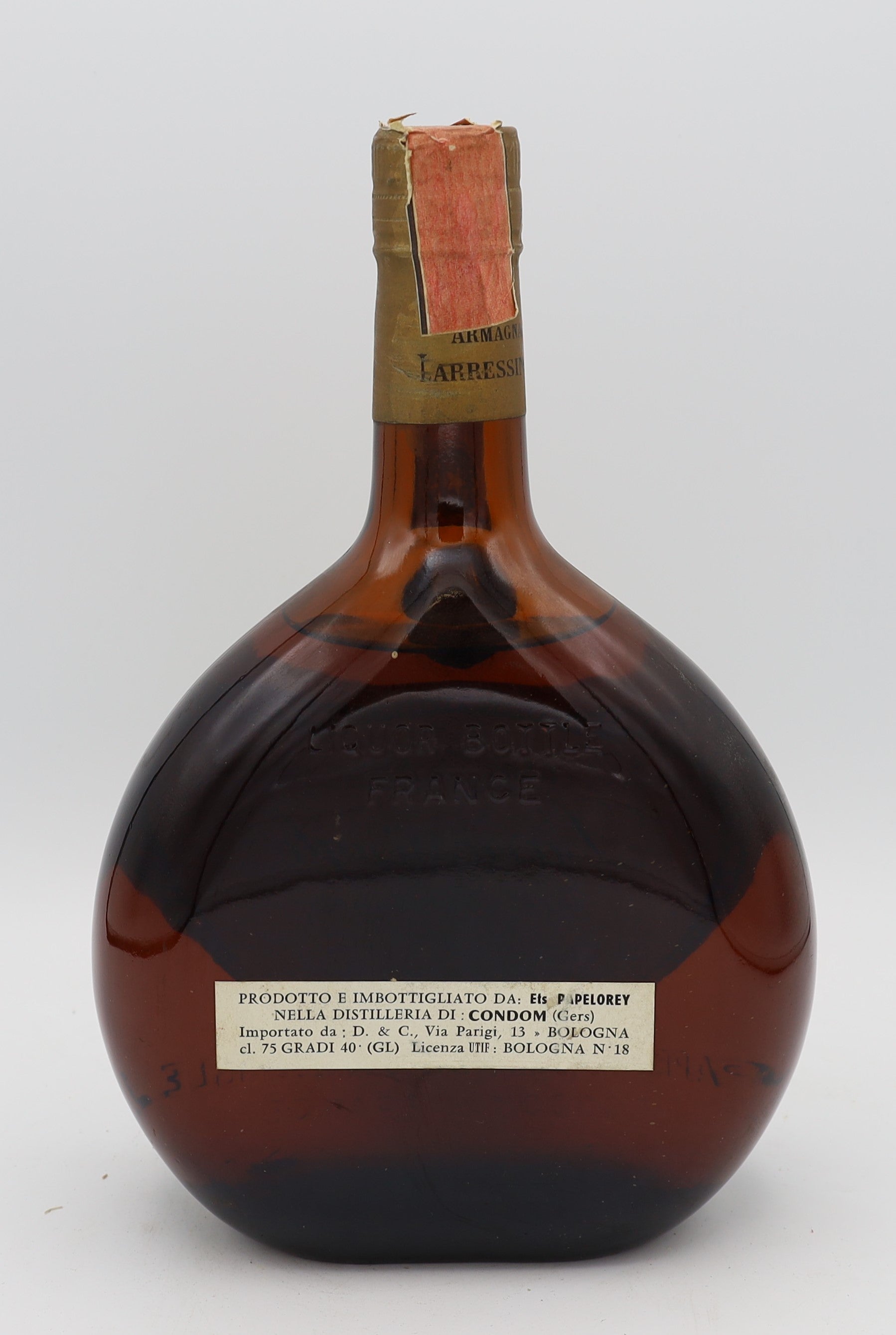 Larressingle Vieil Armagnac Vintage 1970s – rare aged brandy with rich, smooth flavors, ideal for collectors and connoisseurs.