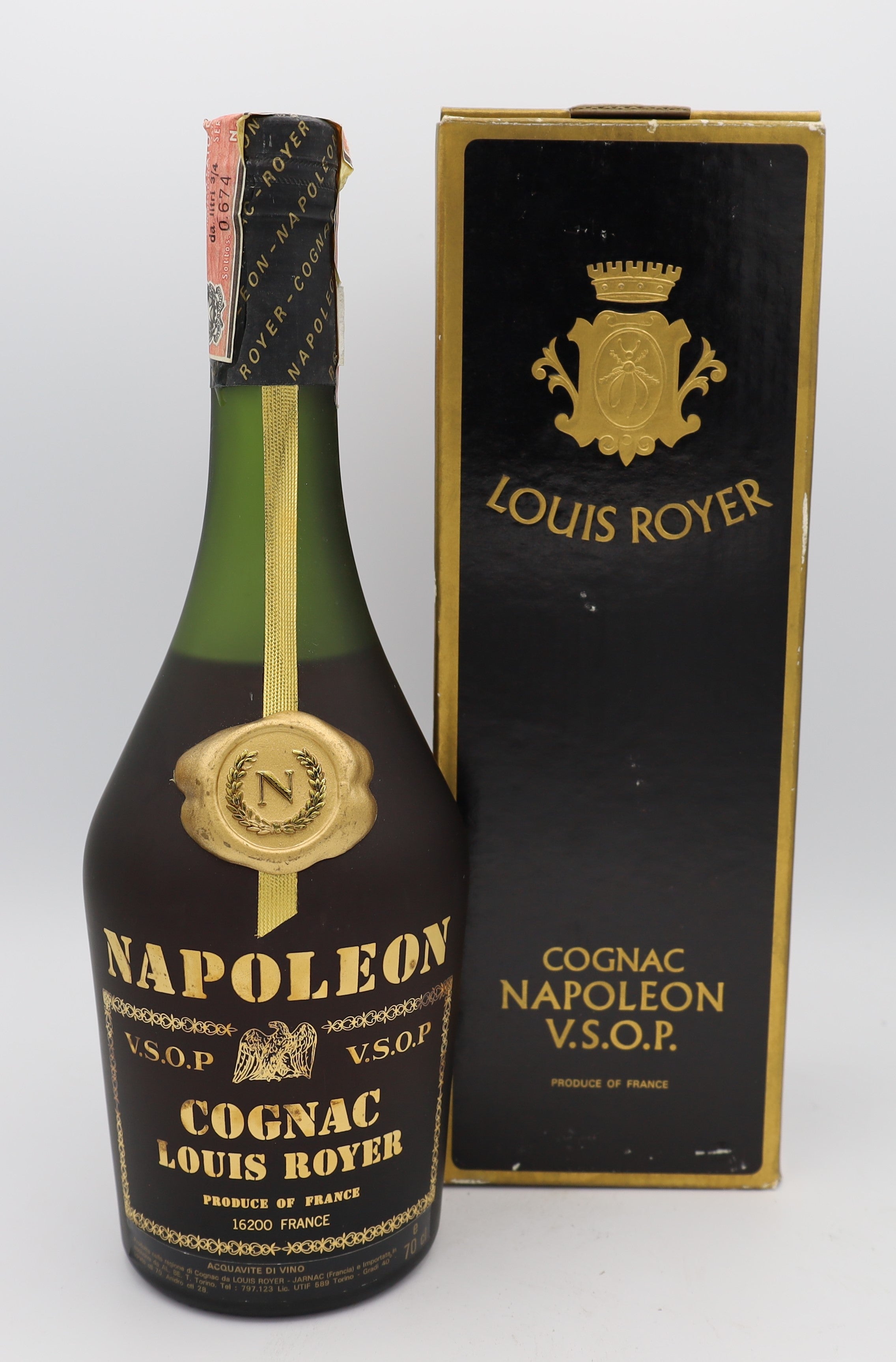 Louis Royer VSOP Cognac – Napoleon edition with gold wax seal, premium French brandy, rich and smooth flavor, perfect for collectors and connoisseurs.