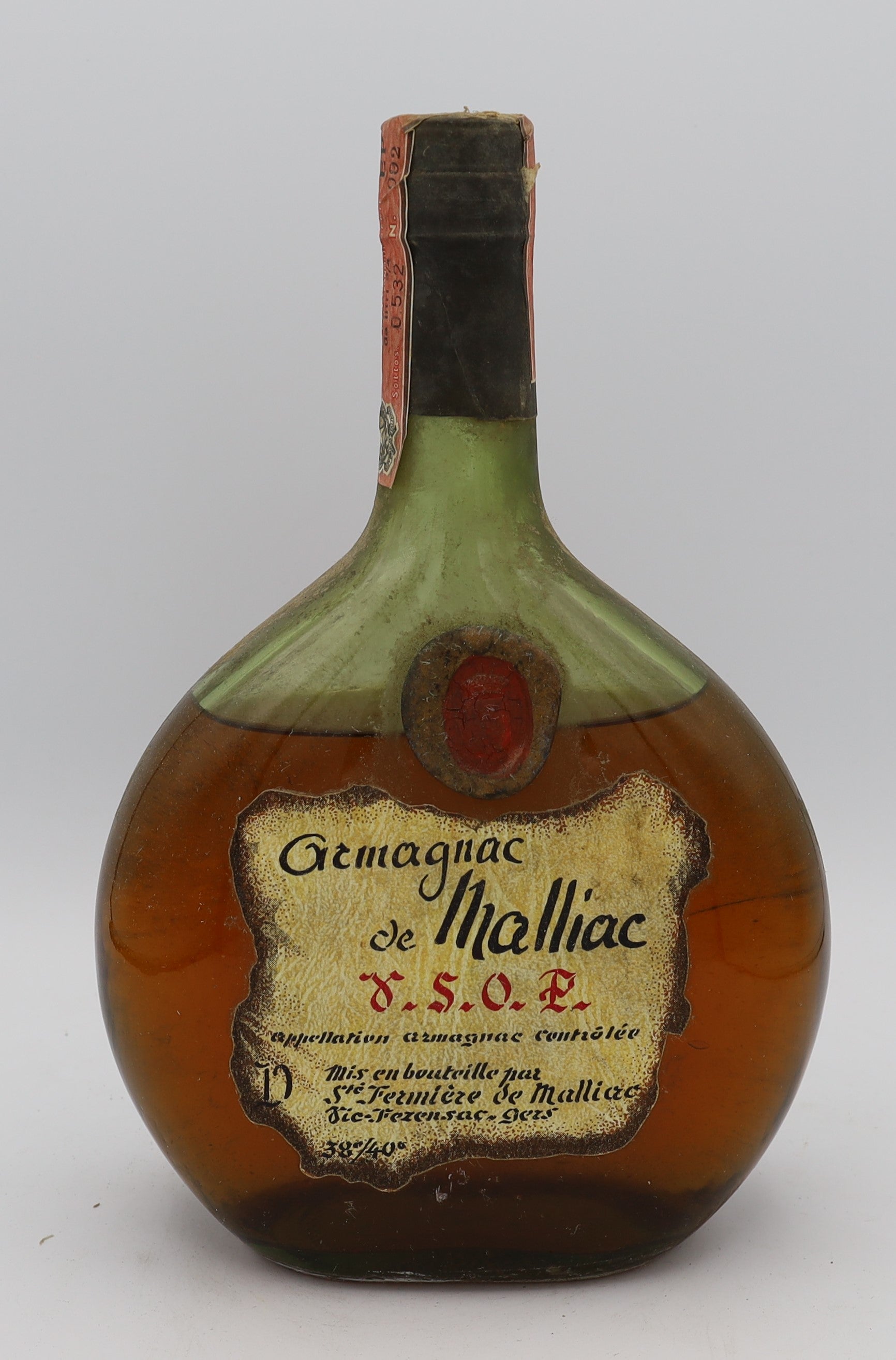 Malliac Armagnac VSOP Vintage 1960s – rare aged brandy with rich, smooth flavors, ideal for collectors and connoisseurs.