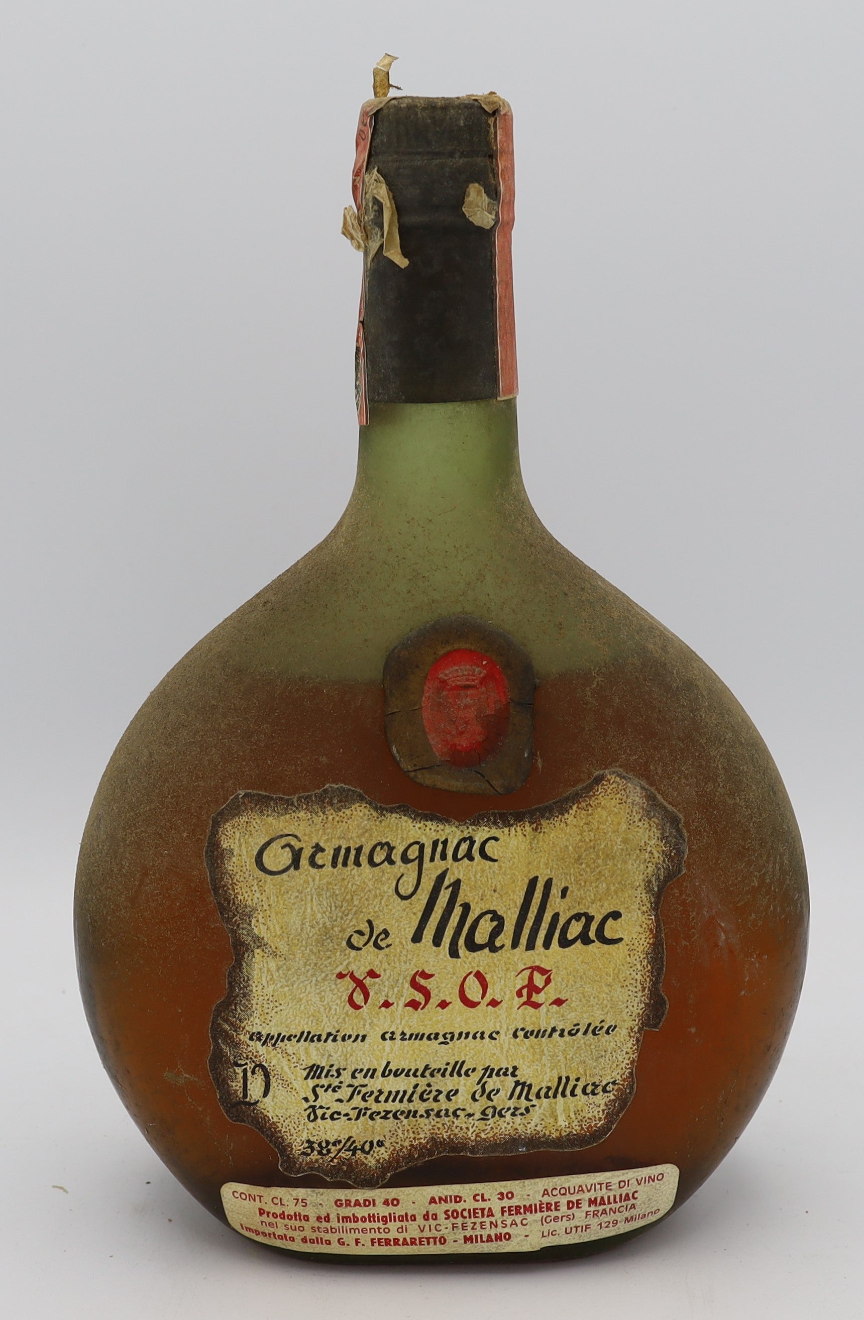 Malliac Armagnac VSOP Vintage 1960s – rare aged brandy with rich, smooth flavors, ideal for collectors and connoisseurs.