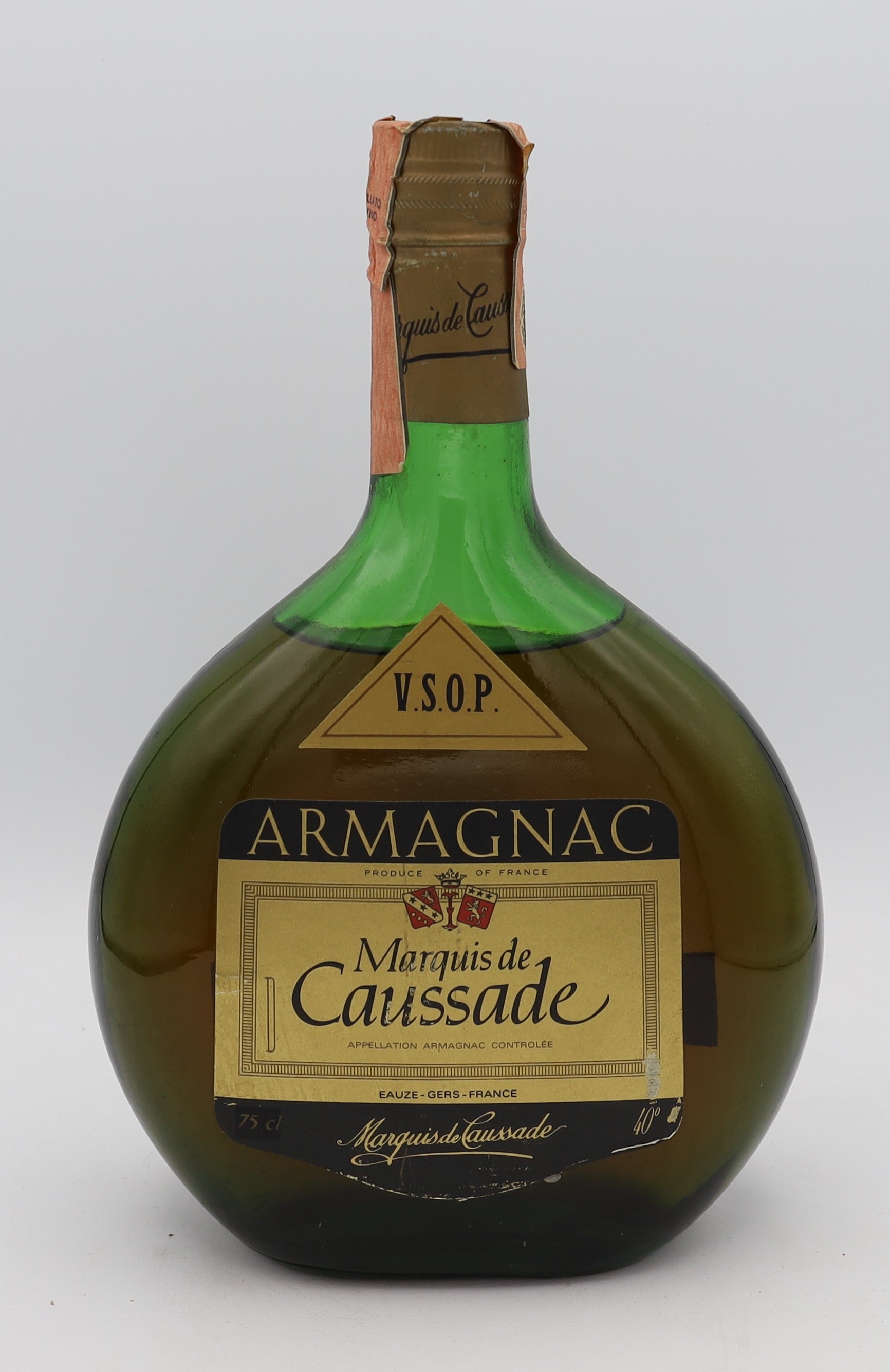 Marquis de Caussade VSOP Armagnac with gold label – premium aged brandy with rich, smooth flavors, crafted for collectors and connoisseurs.
