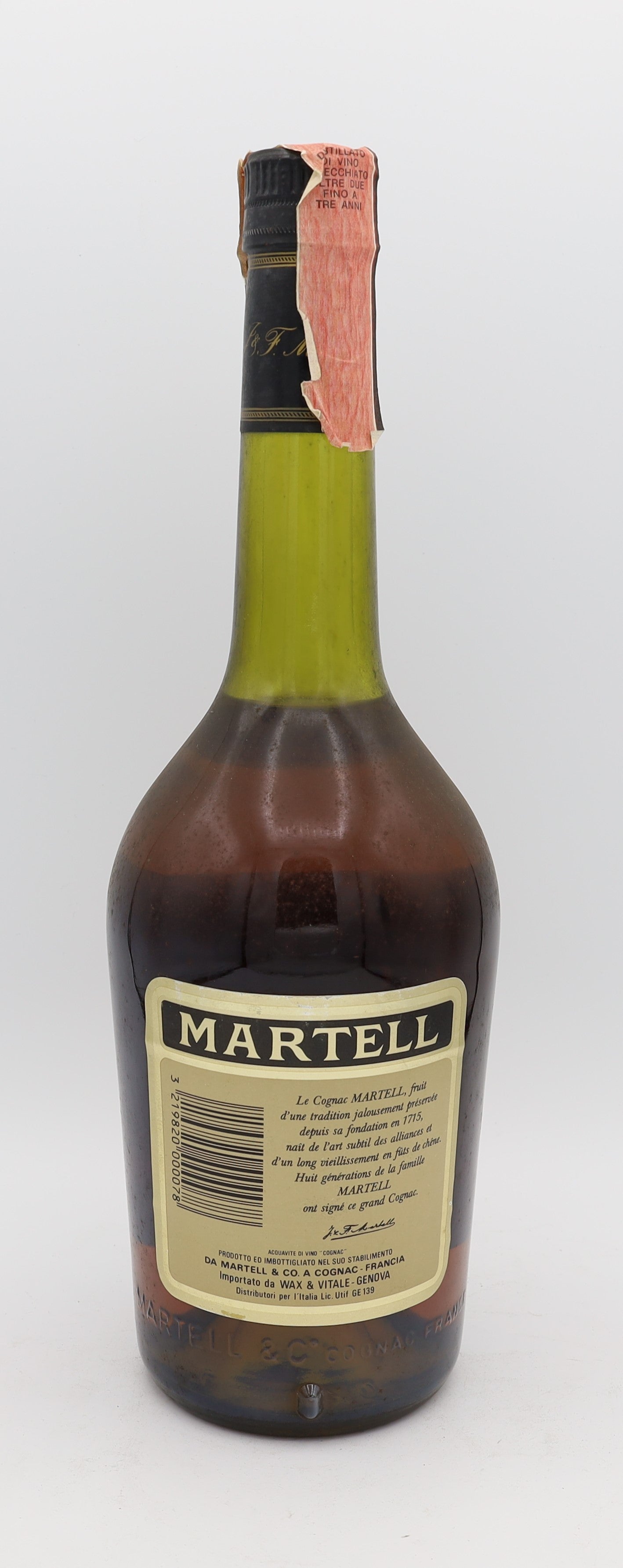 Martell Appellation Cognac Contrôlée – premium French brandy with rich amber color, smooth and refined flavors, ideal for collectors and connoisseurs.