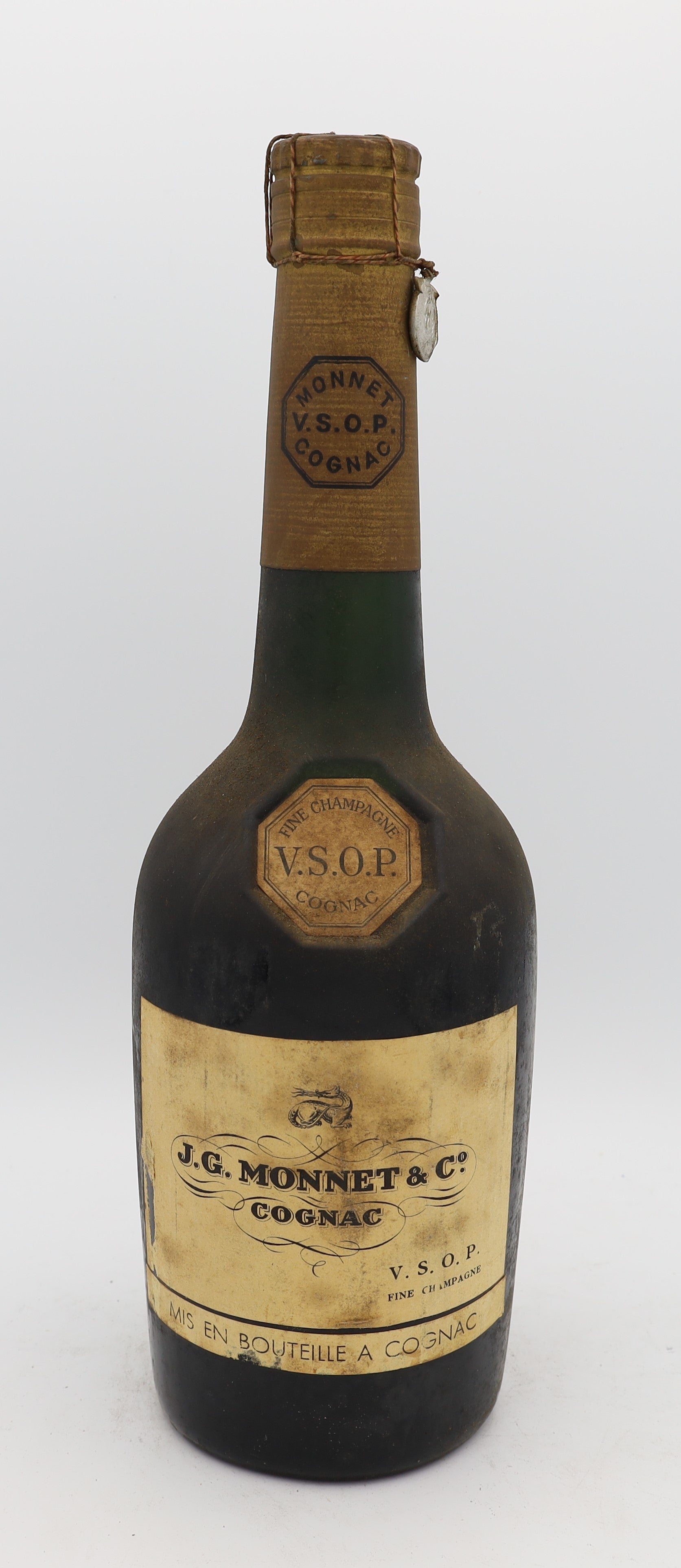 Monnet VSOP Cognac Vintage 1955 – rare aged French brandy with deep amber color, smooth and complex flavors, ideal for collectors and connoisseurs.