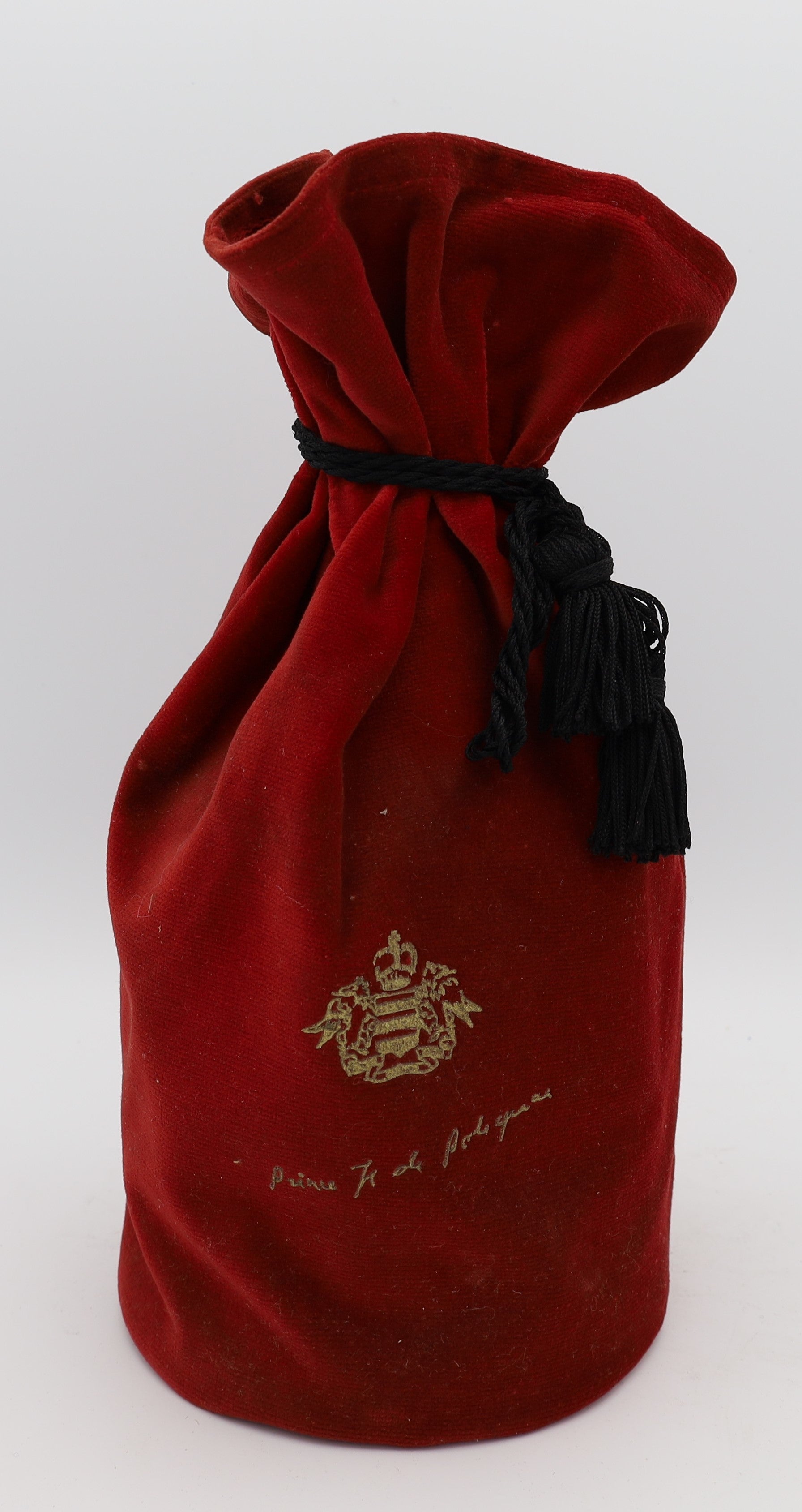 Prince Hubert XO Extra Old Champagne Cognac – premium French brandy aged to perfection, offering deep amber color, complex aromas of oak and dried fruit and a smooth, luxurious finish.