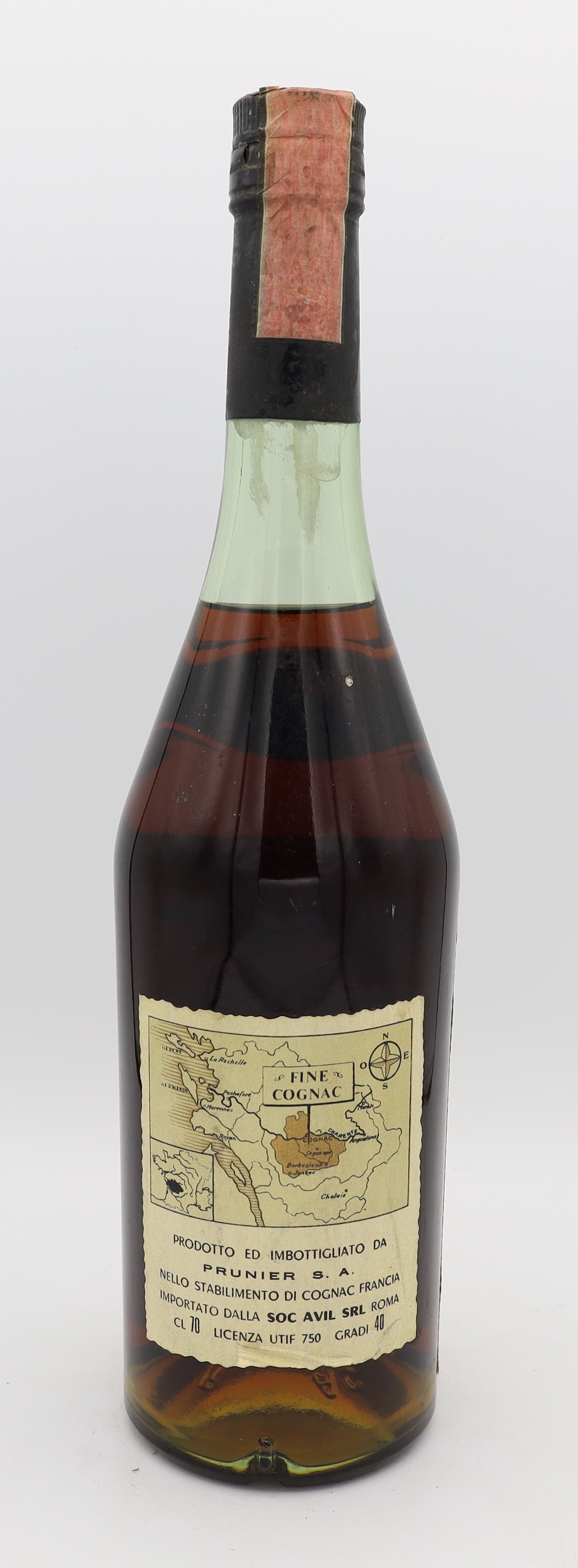 Pruniers Cognac Réserve de la Famille Vintage 1970s – premium Fine Champagne brandy with rich amber color, smooth and complex flavors, ideal for collectors and connoisseurs.