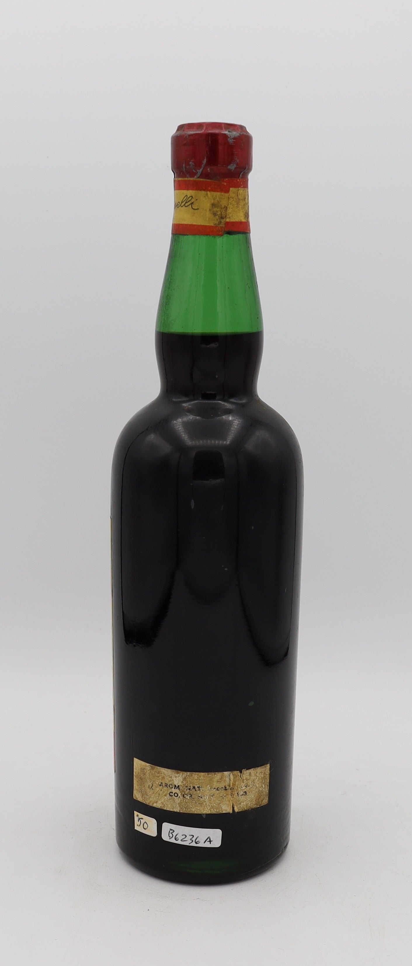 Rhum di Fantasia F. Caselli 0.5L – premium Italian rum with rich, complex flavors, crafted for smooth and elegant tasting.