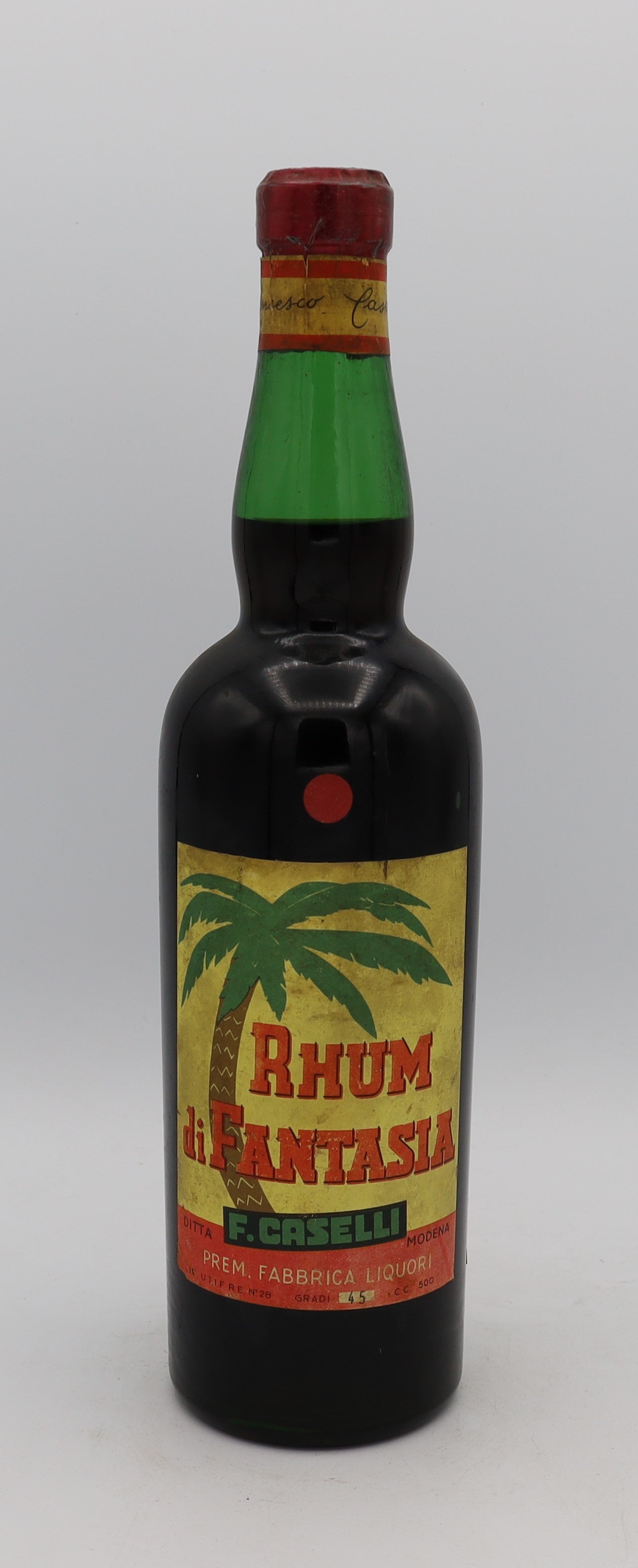 Rhum di Fantasia F. Caselli 0.5L – premium Italian rum with rich, complex flavors, crafted for smooth and elegant tasting.