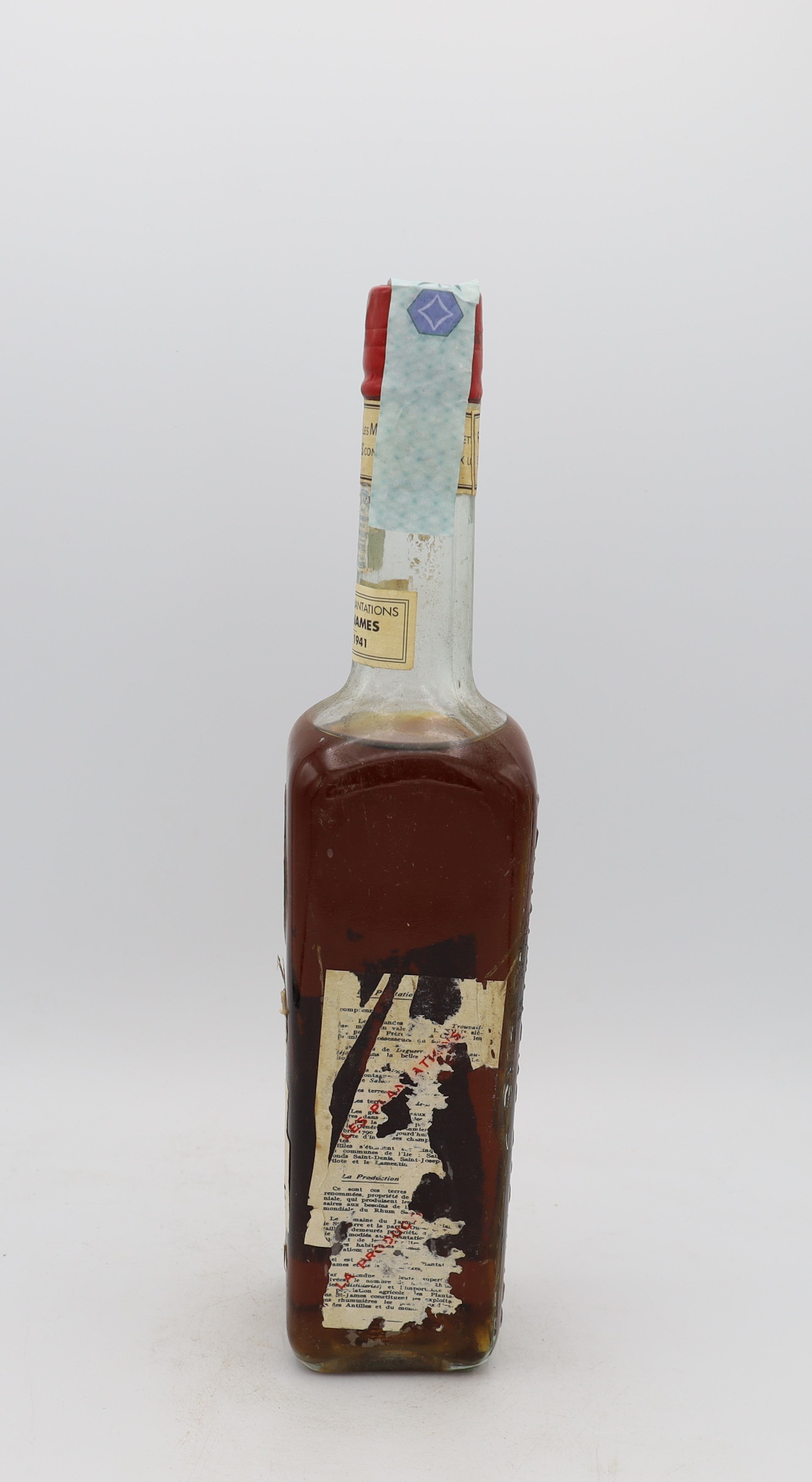 Saint James Agricole Rum Récolte 1941, Reserved Treasures Club edition – exceptionally rare vintage rum with rich, complex flavors, presented for collectors.