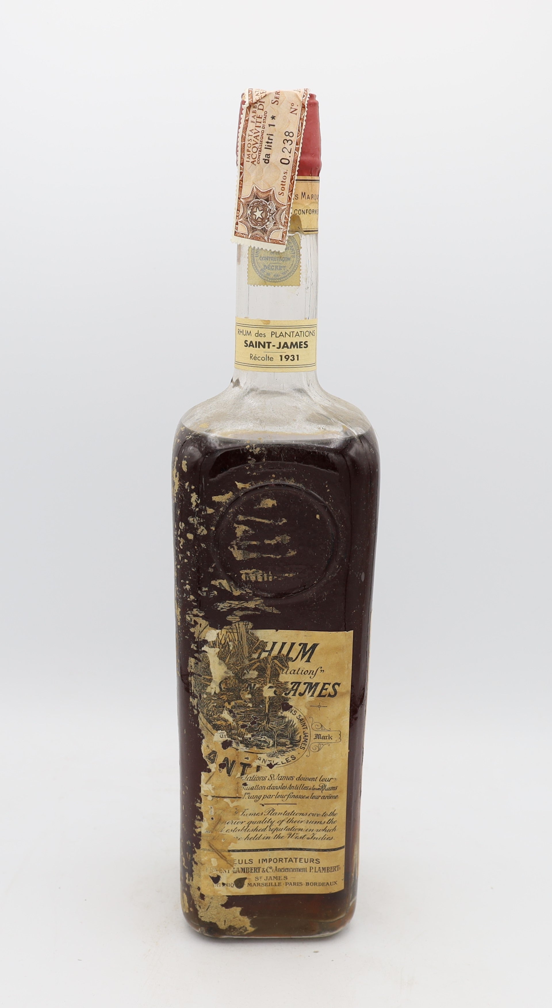 Saint James Rum Vintage 1931, Reserved Treasures Club edition – exceptionally rare vintage rum with rich, complex flavors, presented for collectors.