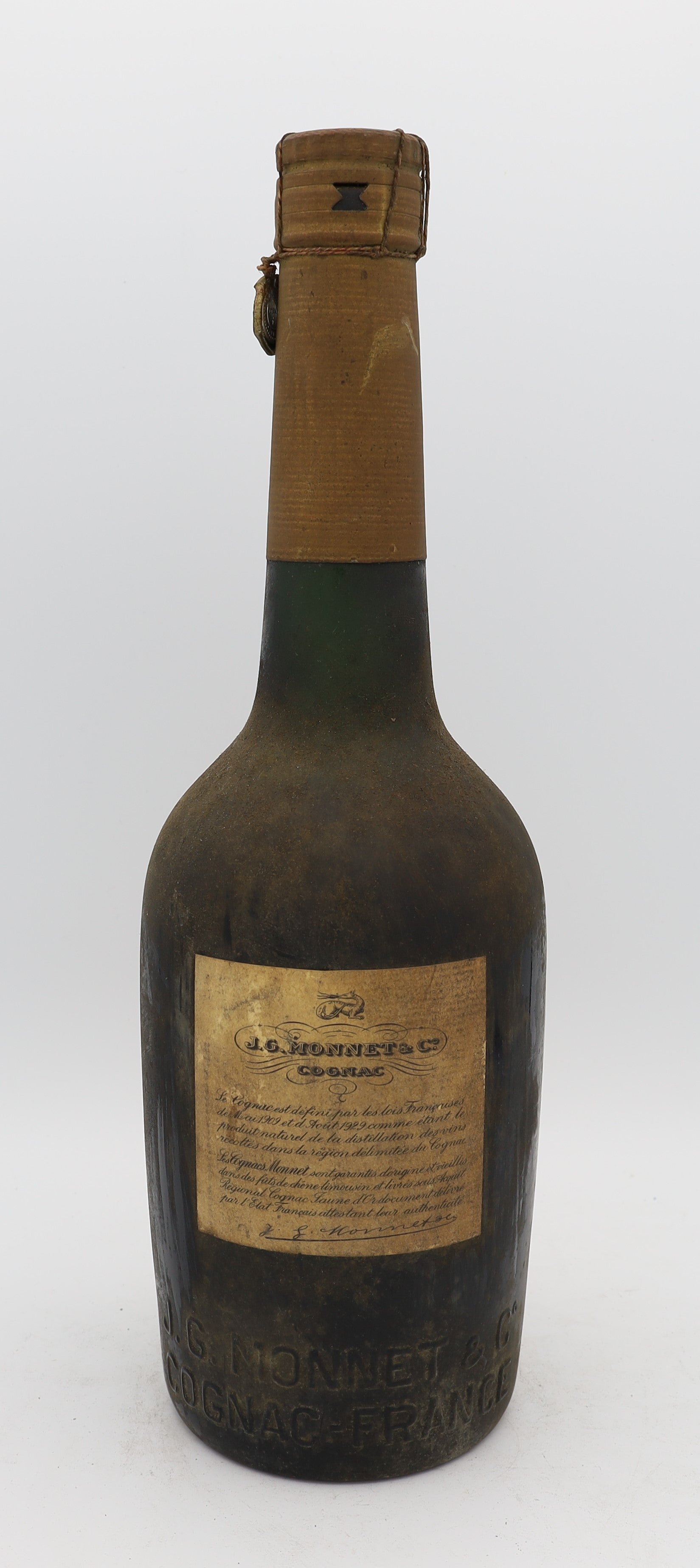 Monnet VSOP Cognac Vintage 1955 – rare aged French brandy with deep amber color, smooth and complex flavors, ideal for collectors and connoisseurs.