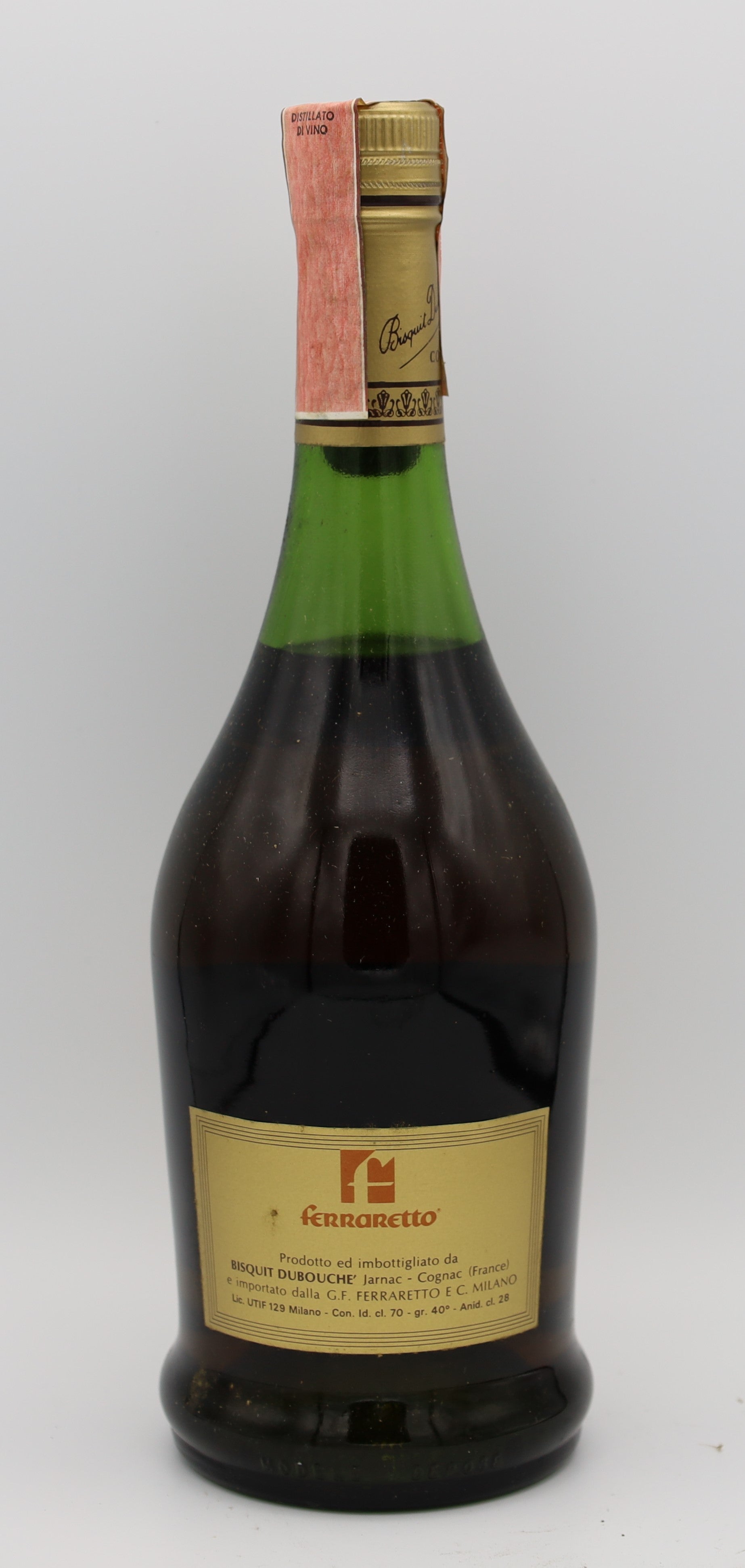 Bisquit Dubouché VSOP Cognac Acquavite di Vino – elegant French brandy with rich amber hue, smooth vanilla and oak notes, matured to perfection for refined taste.