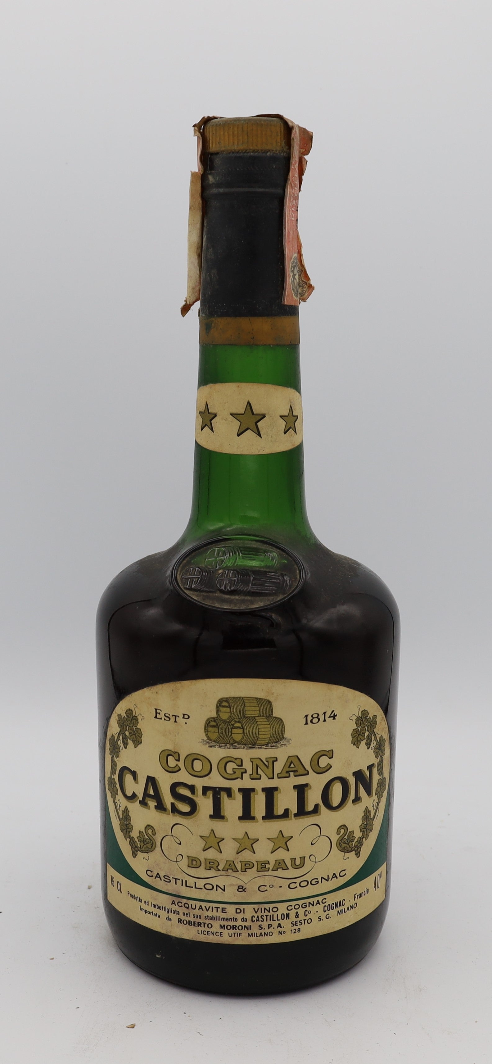 Castillon Cognac 3 Stars Drapeau Vintage 1960s – rare aged brandy with rich, smooth flavors, ideal for collectors and connoisseurs.