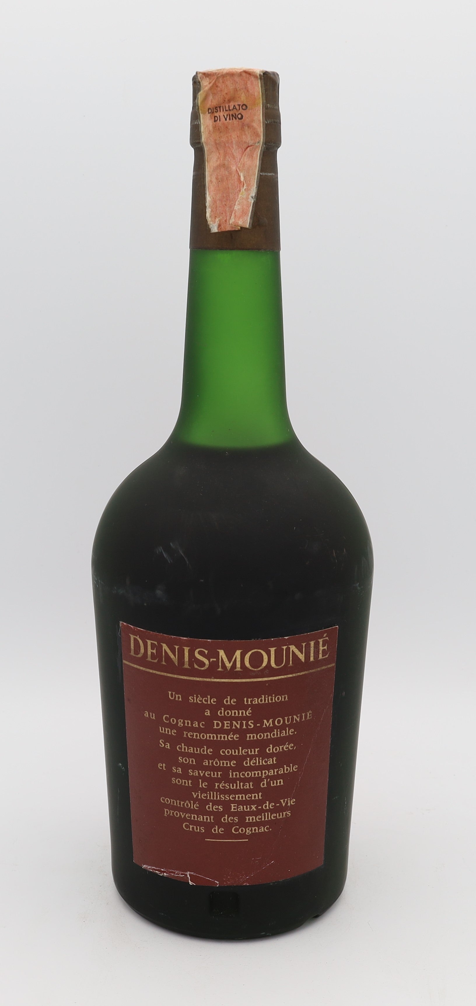 Denis Mounié XO Napoleon Cognac 1960s – rare vintage French brandy with rich amber color, complex aromas and smooth, refined flavors, ideal for collectors and connoisseurs.