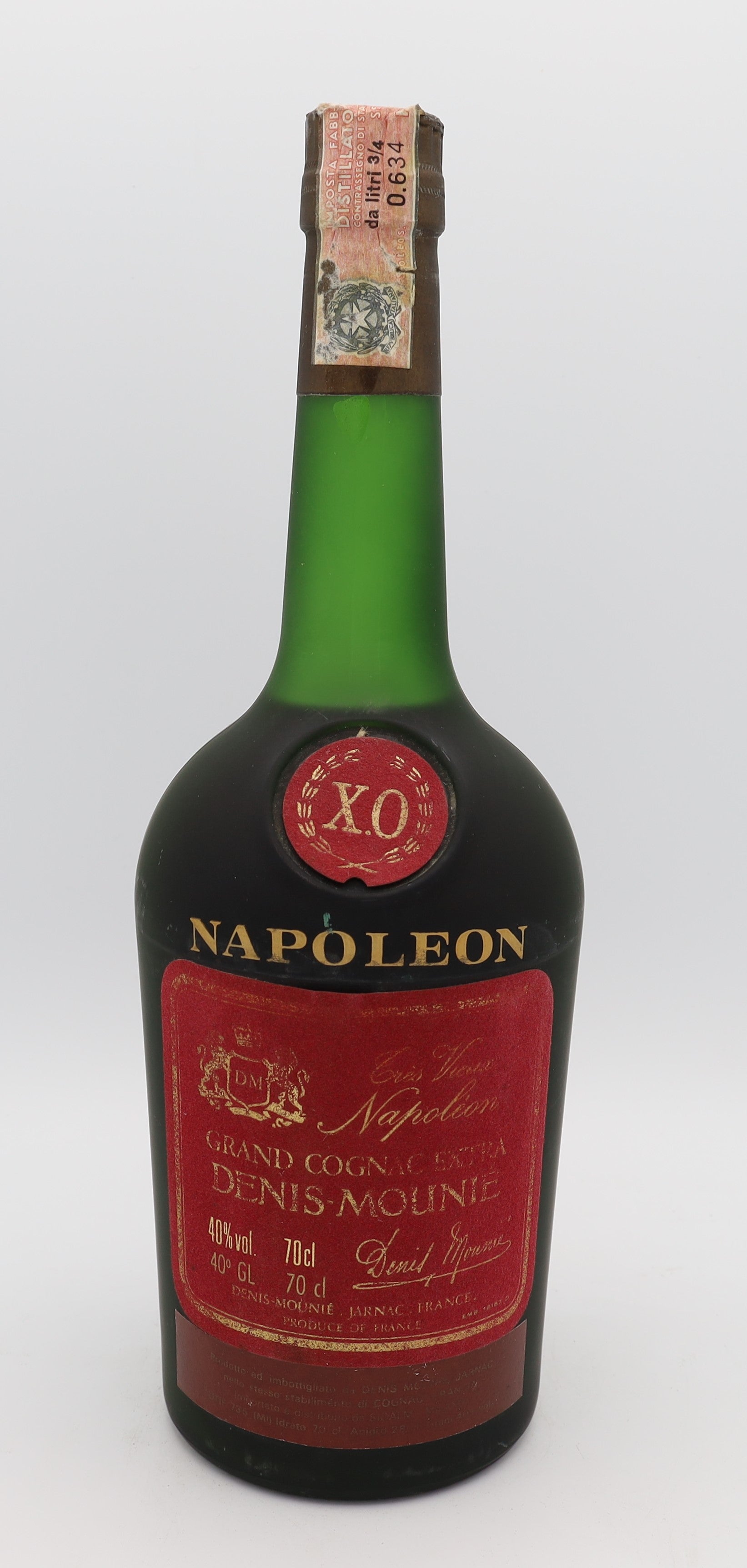 Denis Mounié XO Napoleon Cognac – premium French brandy aged to perfection, offering rich amber color, complex aromas and a smooth, luxurious finish, ideal for collectors and connoisseurs.