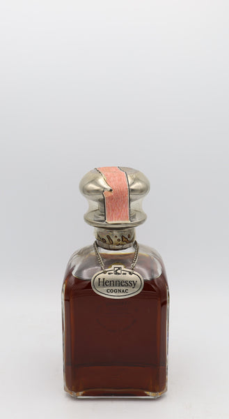 Hennessy-cognac-silver-top-