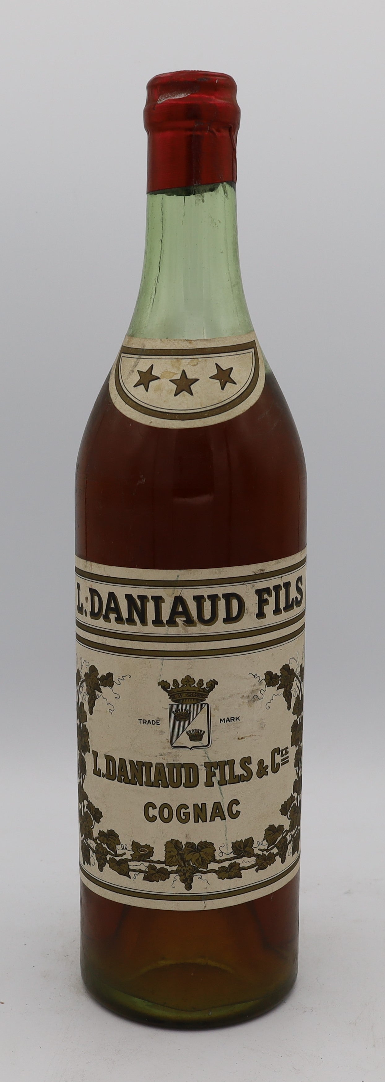 L. Daniaud Fils 3 Stars Cognac – classic French cognac with smooth and rich flavors, perfect for enjoying neat or in cocktails, ideal for collectors and enthusiasts.